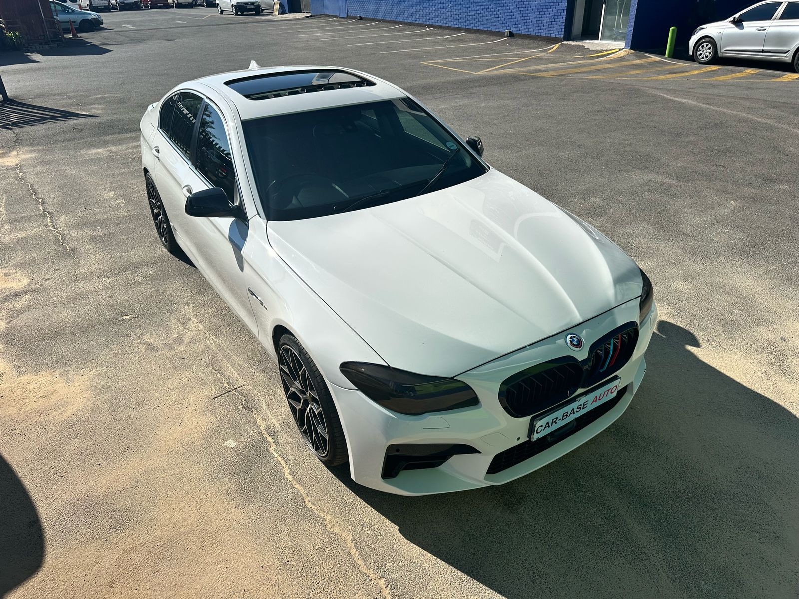 
								2011 BMW 523i M-Sport (F30) – Automatic | Sunroof | Petrol | full									