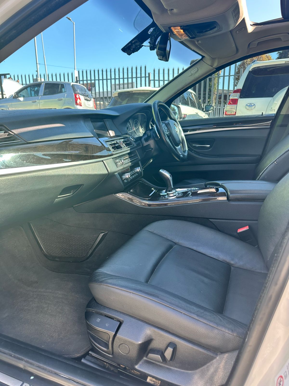 
								2011 BMW 523i M-Sport (F30) – Automatic | Sunroof | Petrol | full									