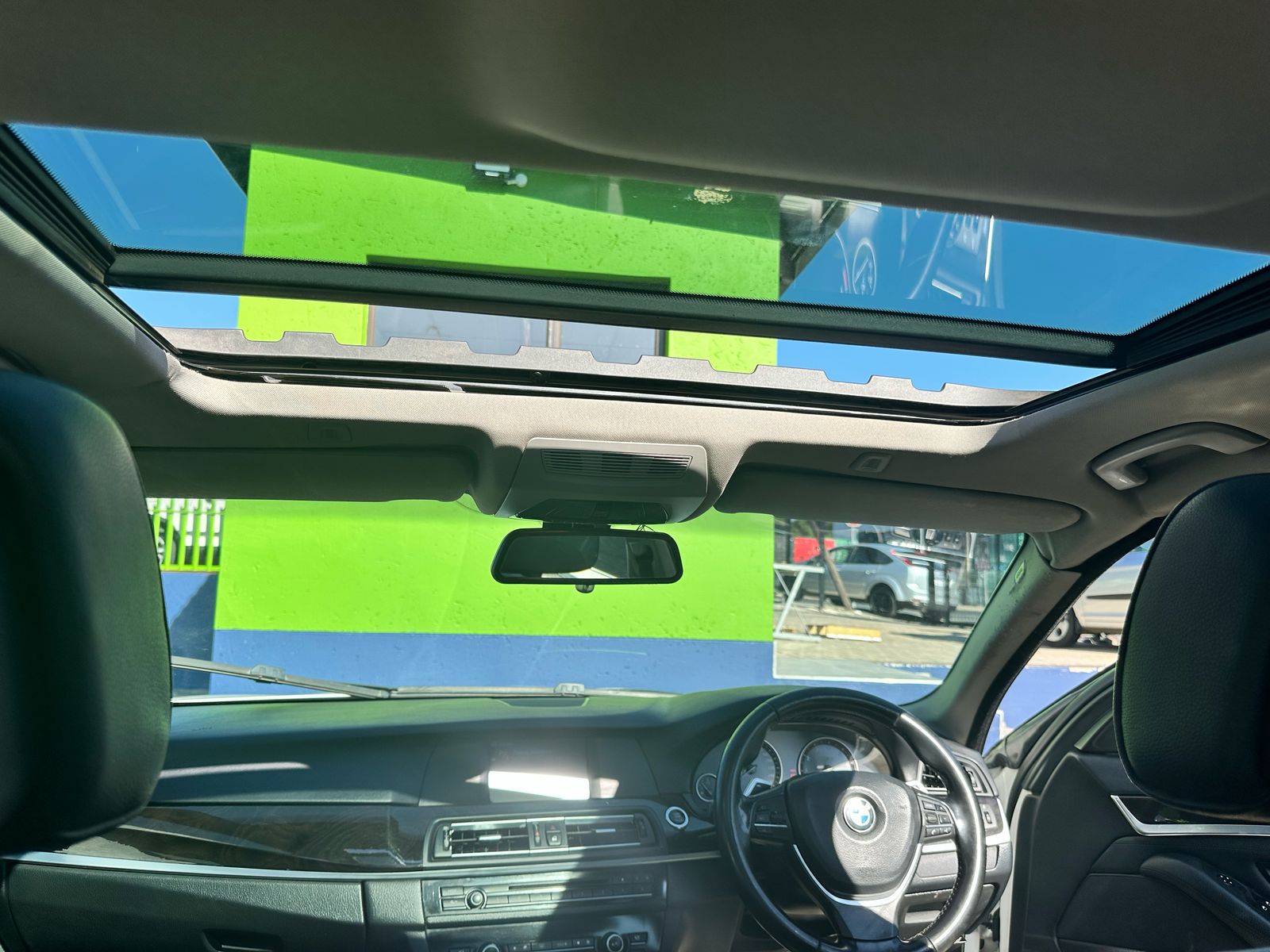 
								2011 BMW 523i M-Sport (F30) – Automatic | Sunroof | Petrol | full									