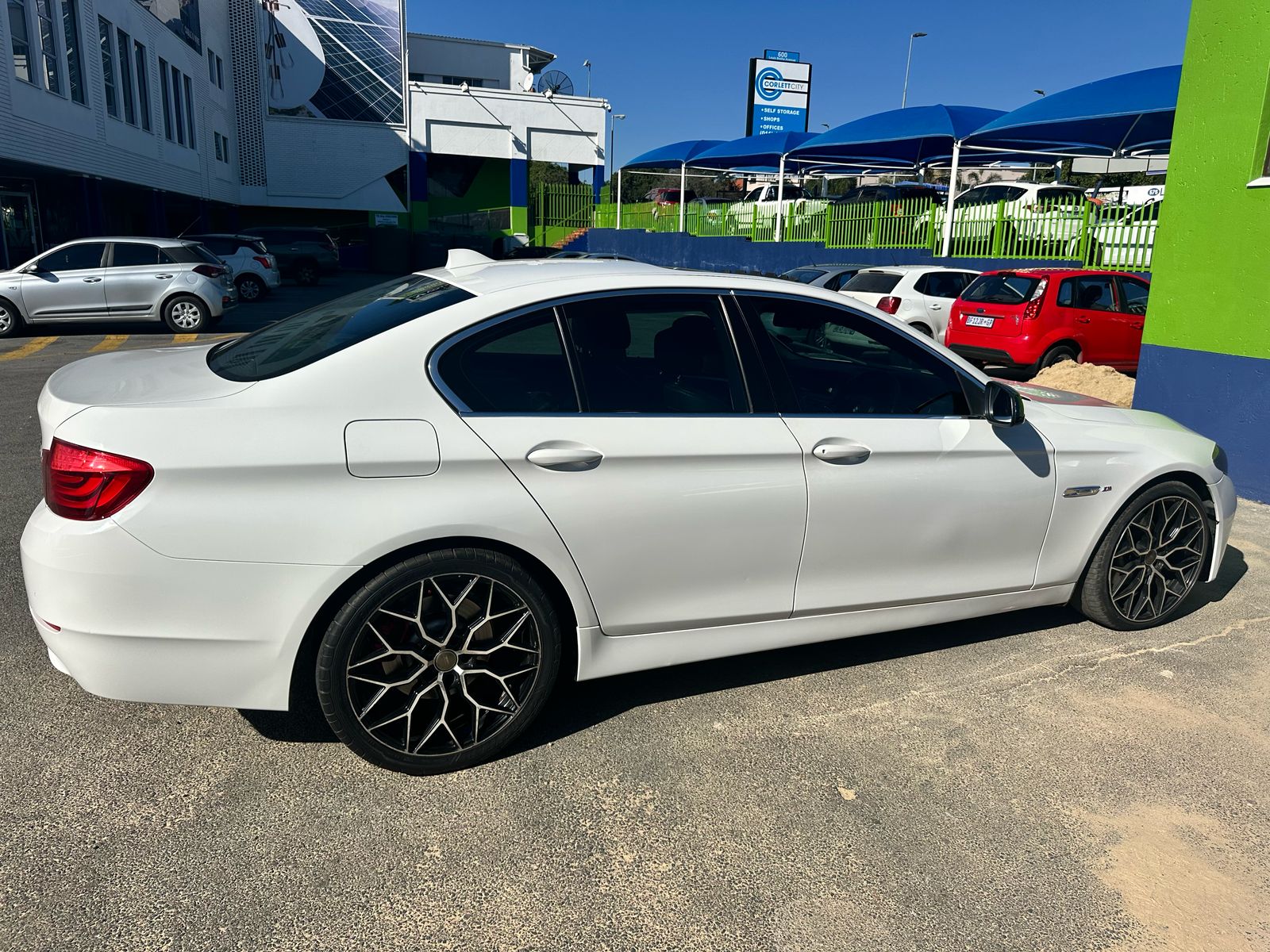 
								2011 BMW 523i M-Sport (F30) – Automatic | Sunroof | Petrol | full									