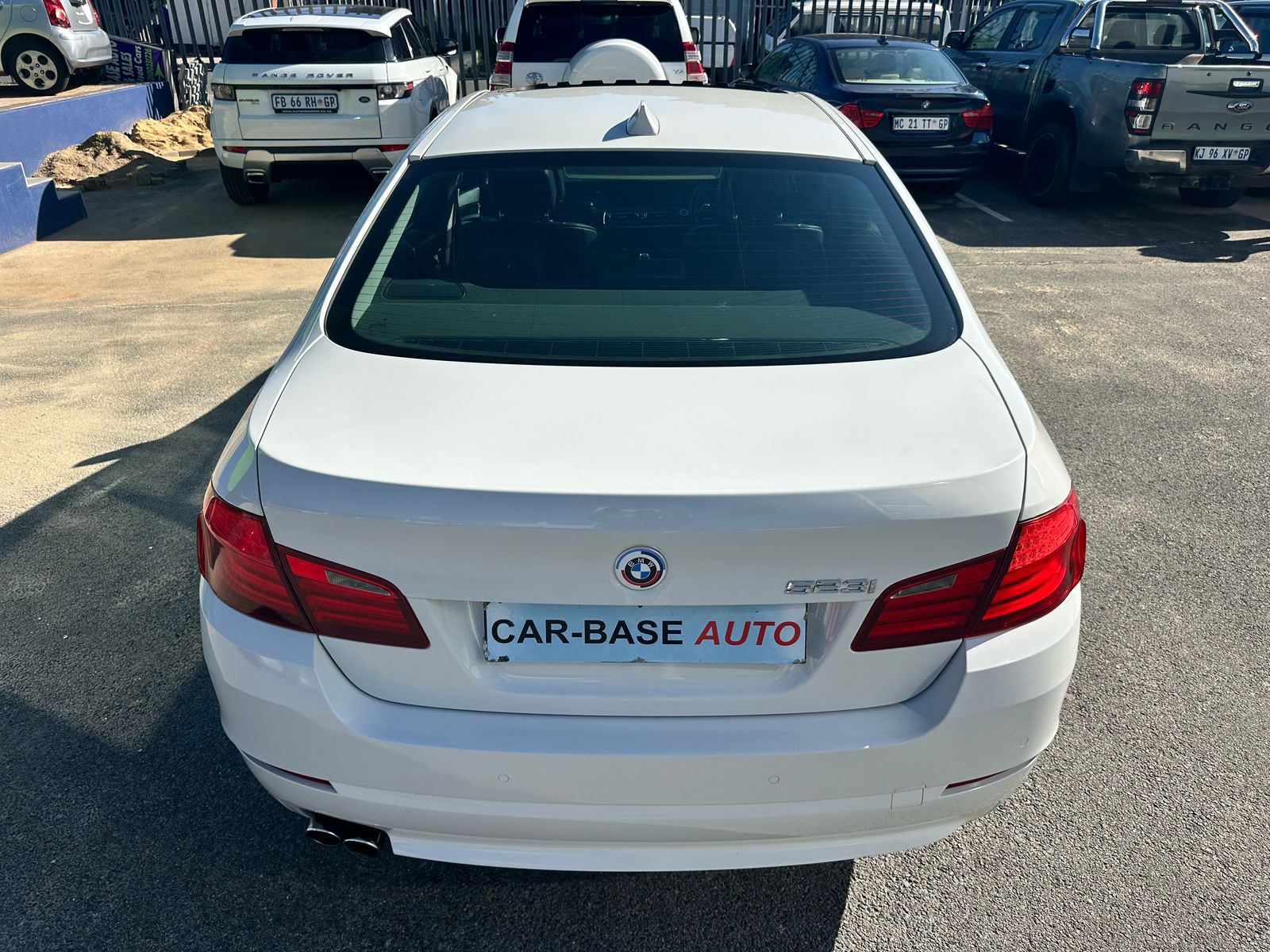 
								2011 BMW 523i M-Sport (F30) – Automatic | Sunroof | Petrol | full									