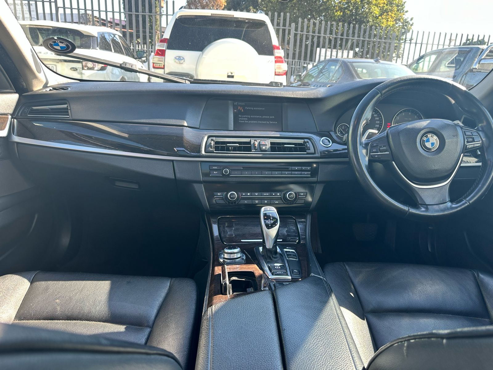 
								2011 BMW 523i M-Sport (F30) – Automatic | Sunroof | Petrol | full									