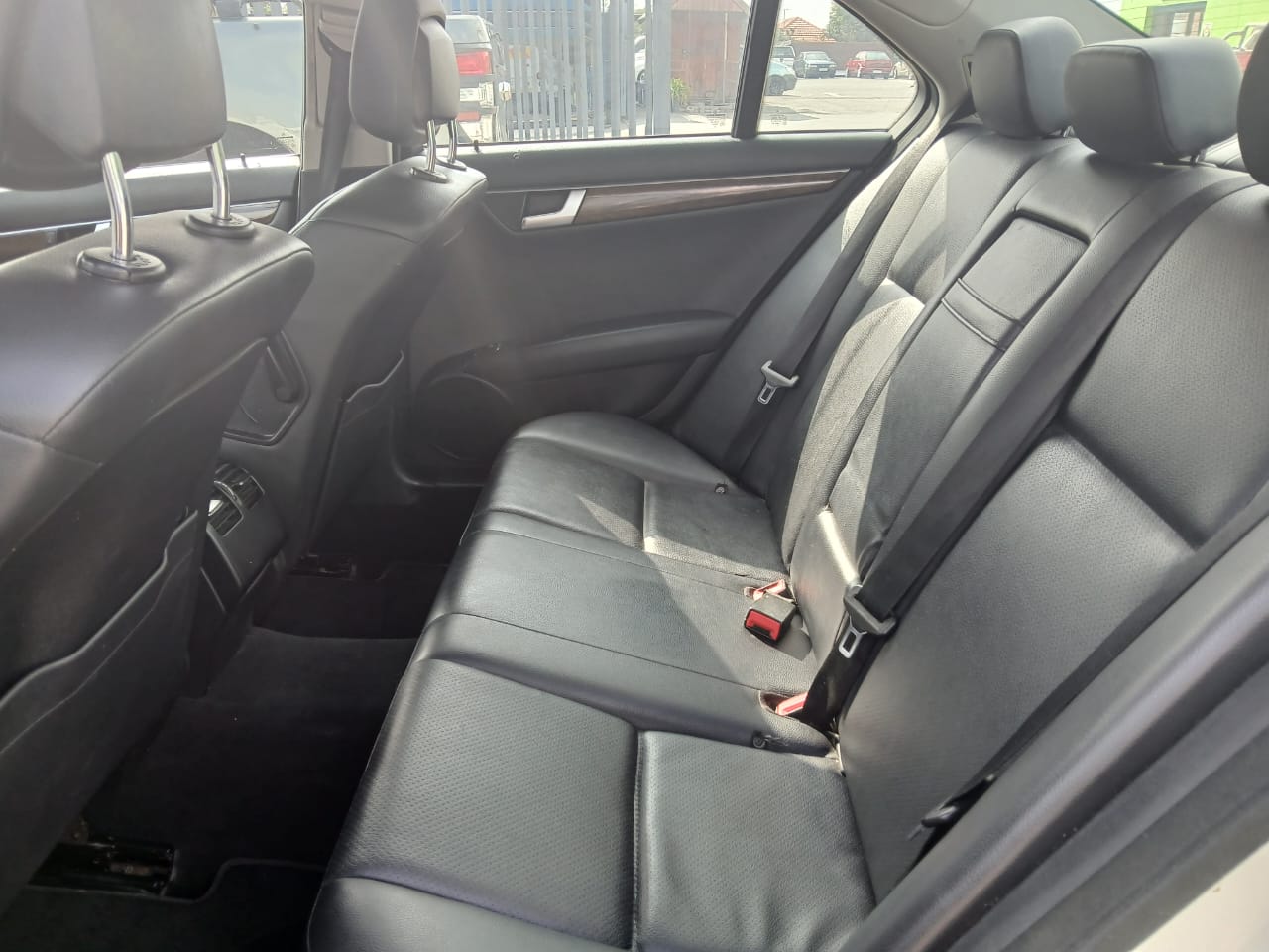 
								2012 Mercedes Benz C180 l Auto full									