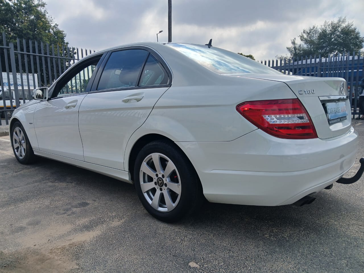 
								2012 Mercedes Benz C180 l Auto full									