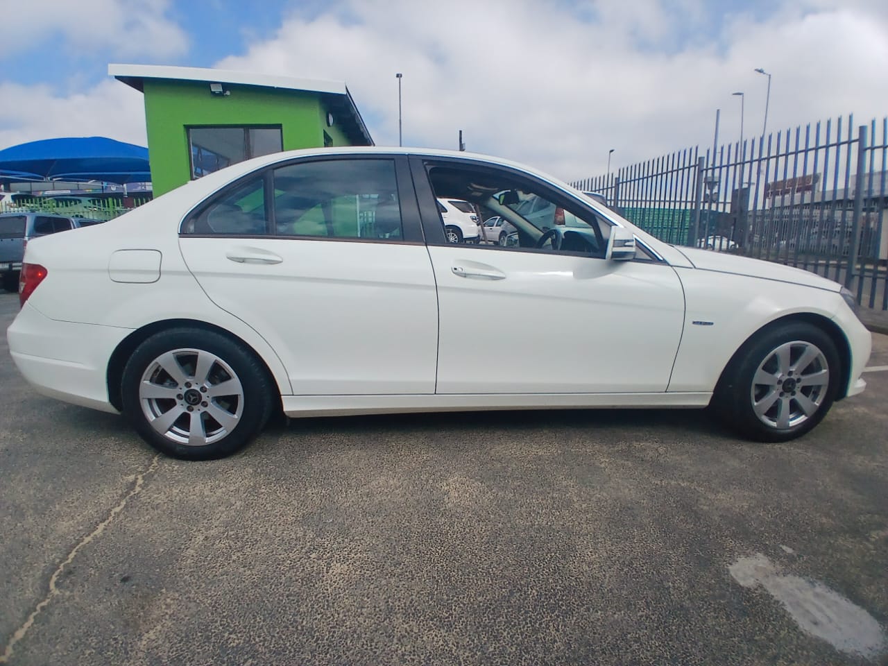 
								2012 Mercedes Benz C180 l Auto full									