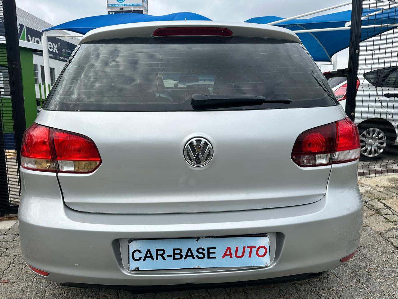 
								2012 Golf 6 1.6 l Manual full									