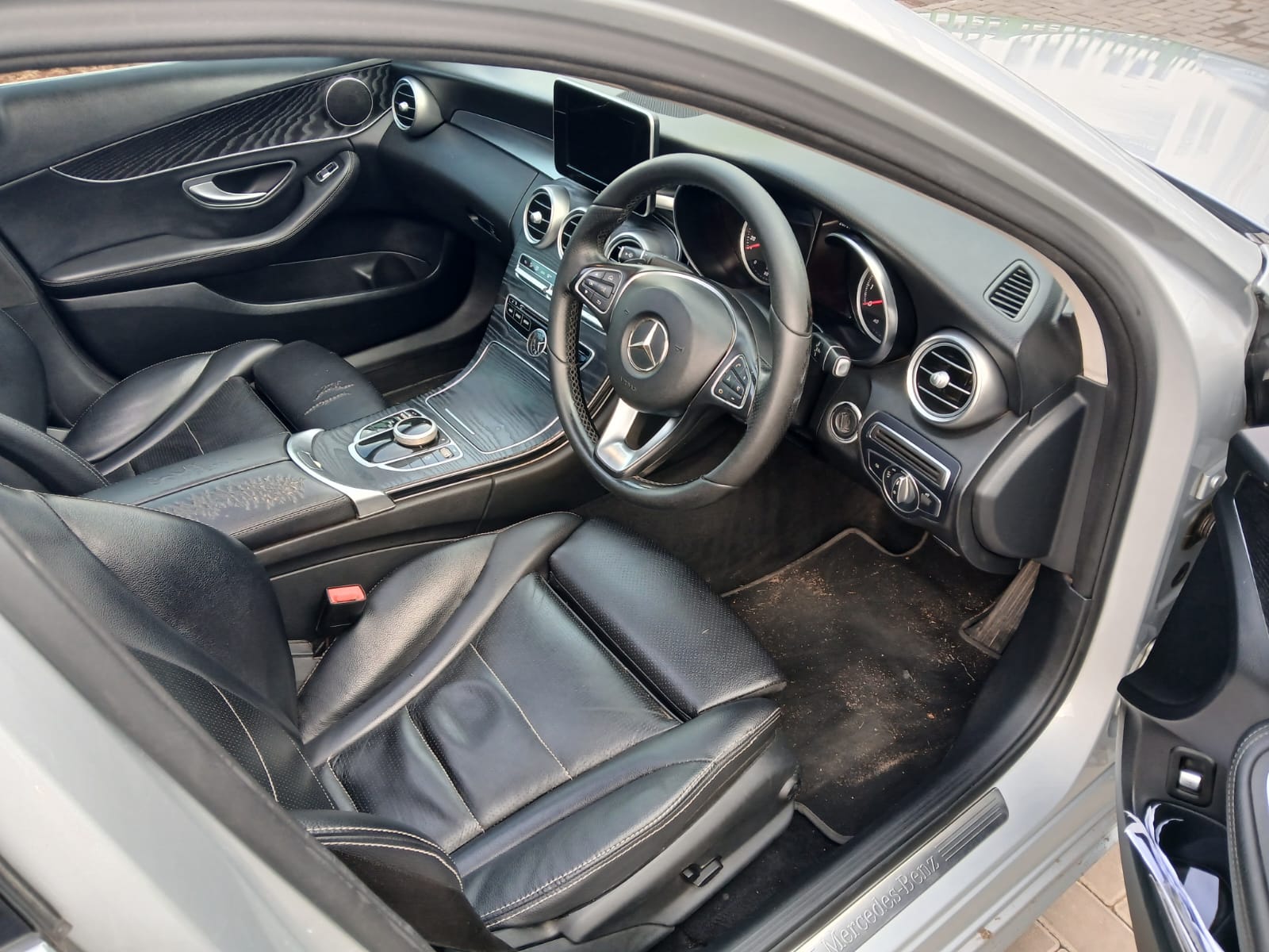 
								2017 Mercedes-Benz AMG – Automatic | Petrol full									