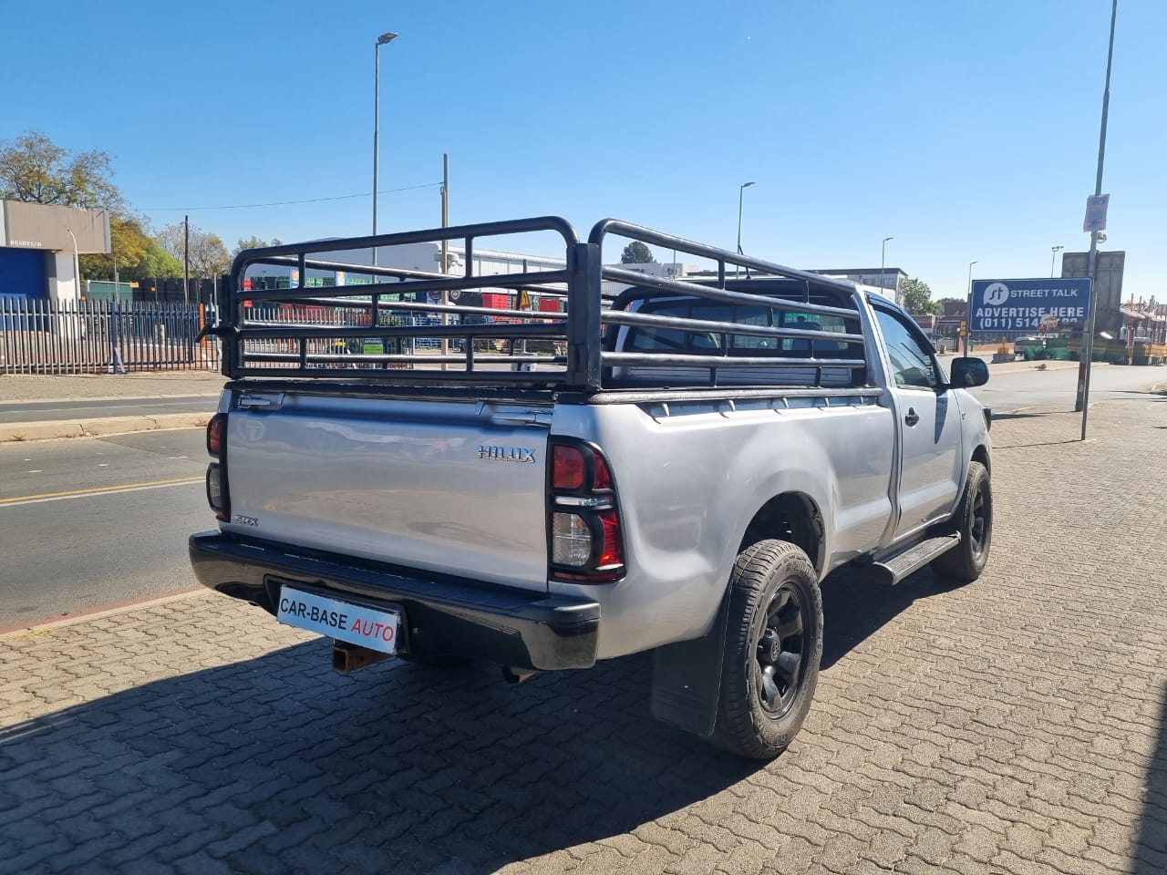 
								2015 Toyota Hilux 2.5 D-4D Single Cab – Manual Diesel full									