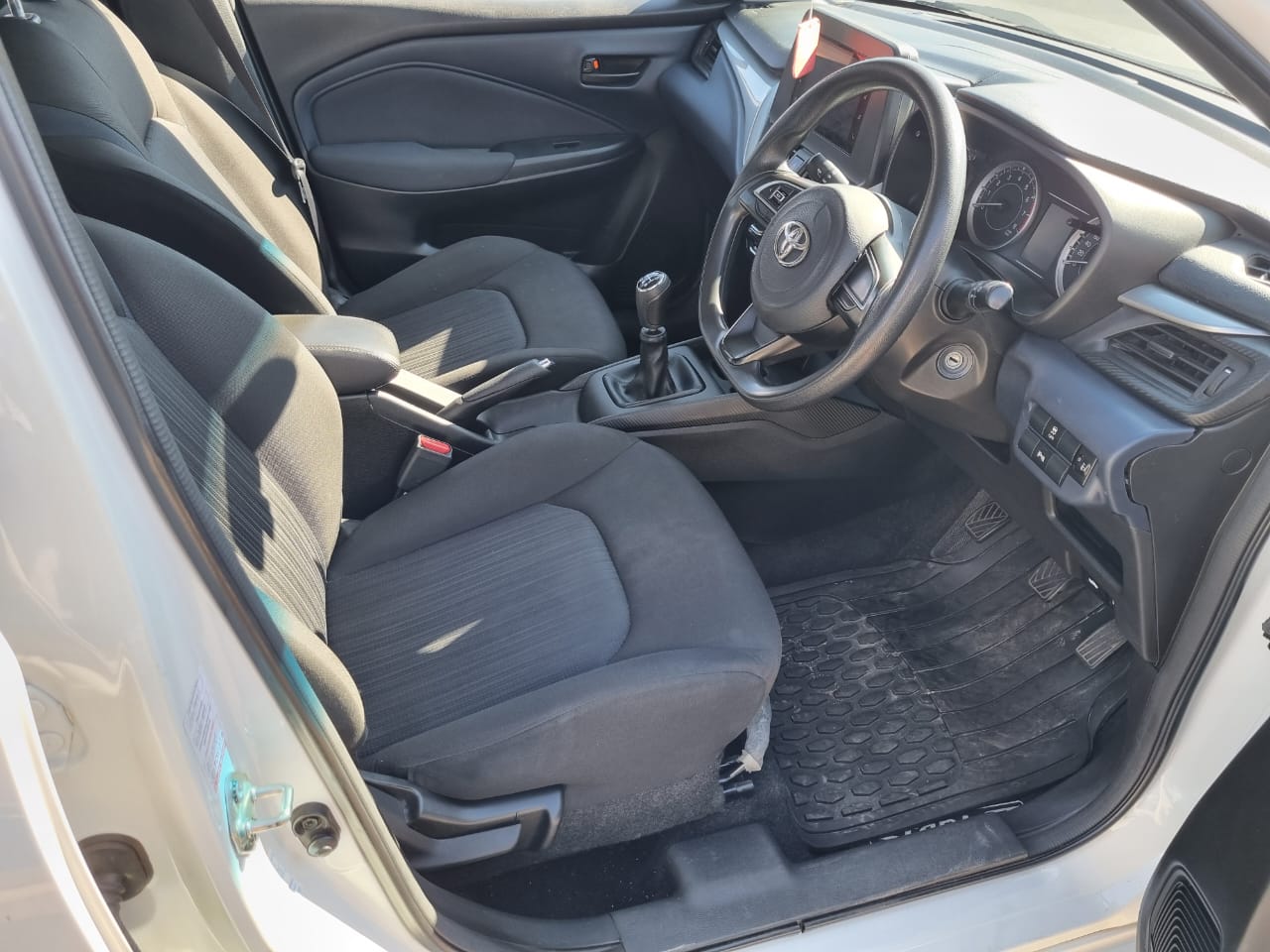 
								2022 Toyota Starlet 1.4 XS – Manual full									