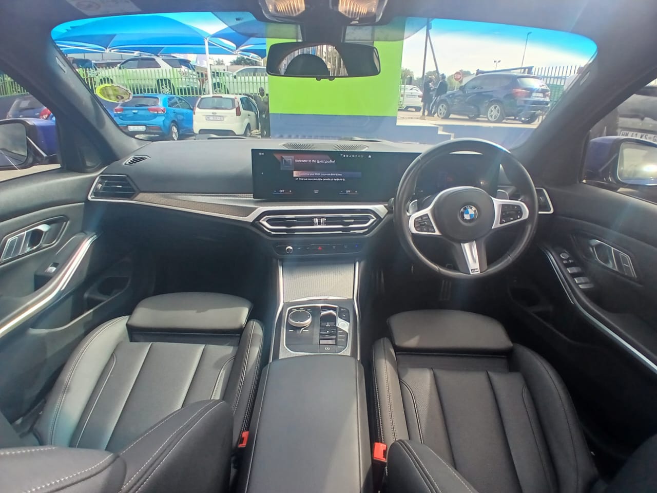 
								2023 BMW 318i Mzansi Edition G20 – Automatic | Petrol full									