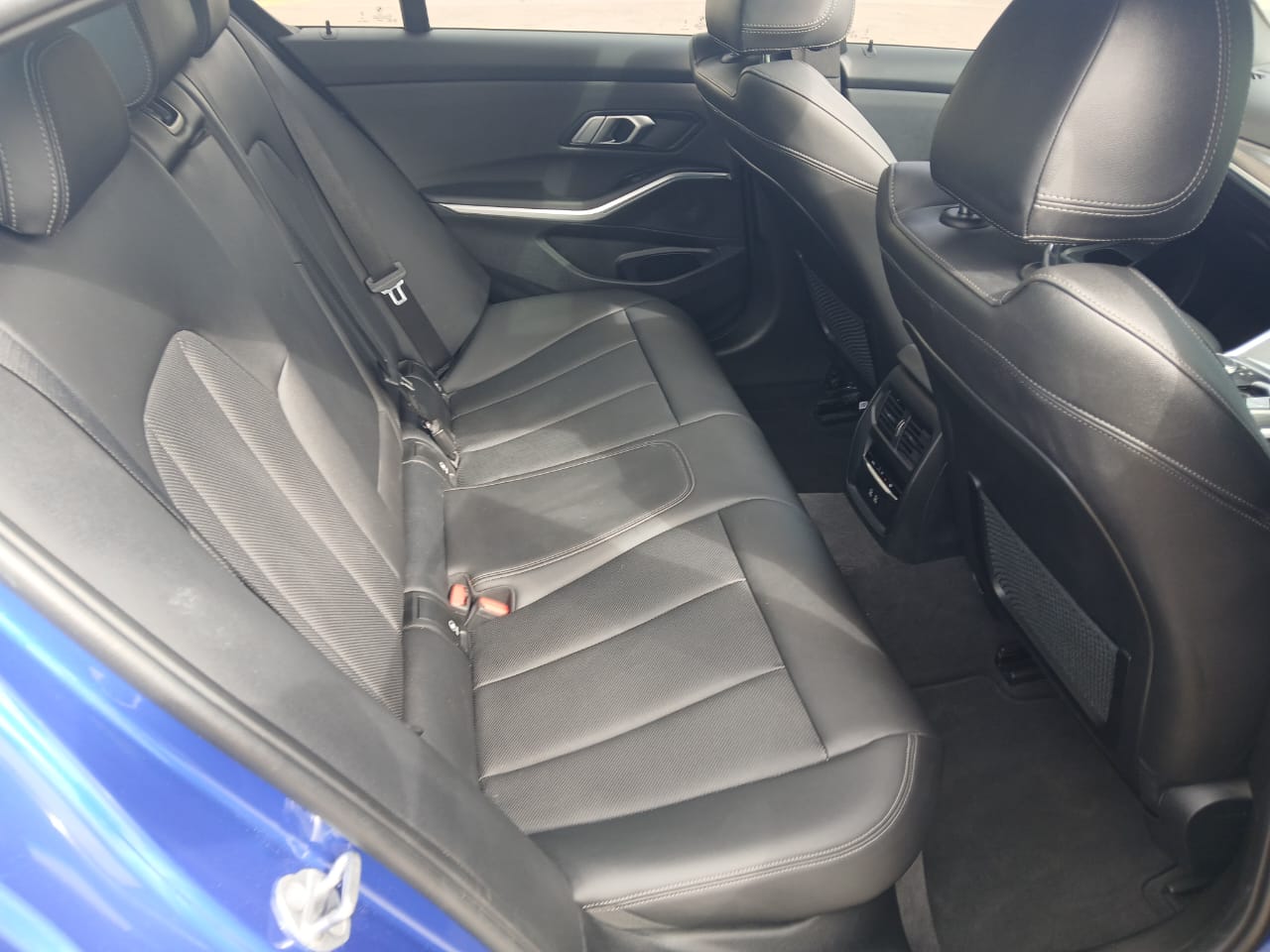 
								2023 BMW 318i Mzansi Edition G20 – Automatic | Petrol full									