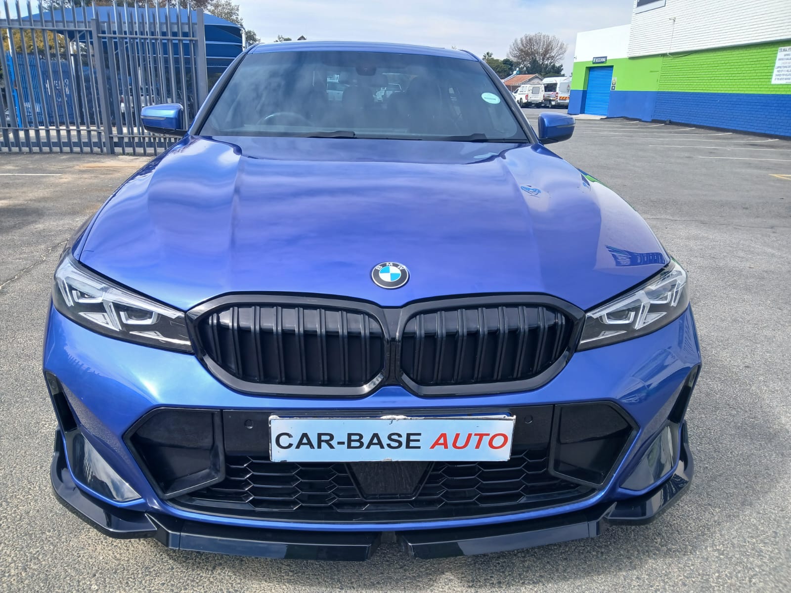 
								2023 BMW 318i Mzansi Edition G20 – Automatic | Petrol full									