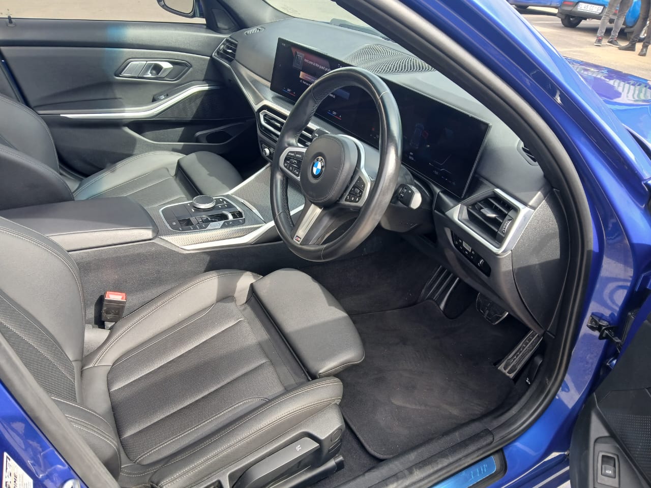 
								2023 BMW 318i Mzansi Edition G20 – Automatic | Petrol full									