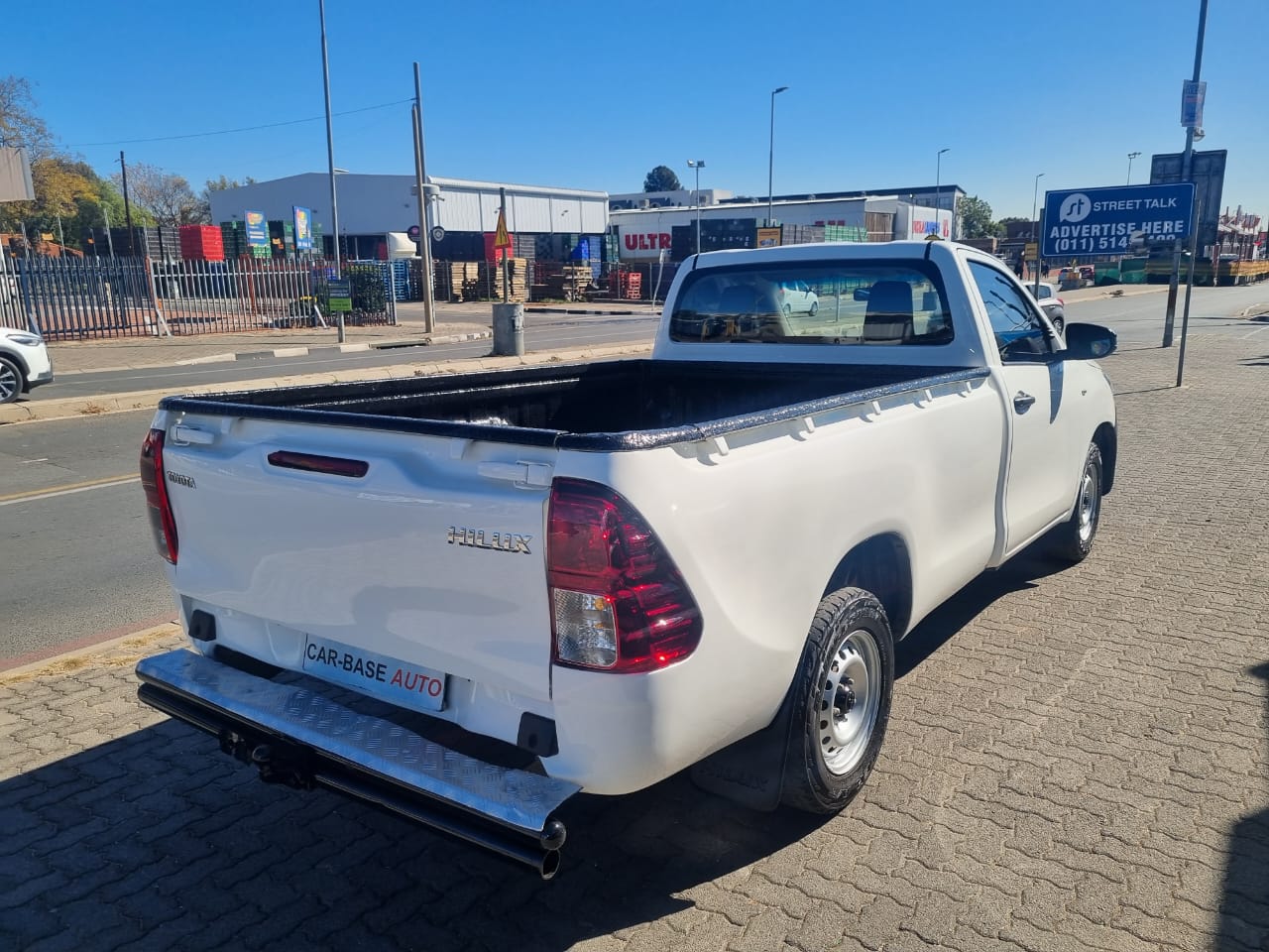 
								2019 TOYOTA HILUX 2.4 GD LOW BASE SINGLE CAB 4X2 MANUAL full									