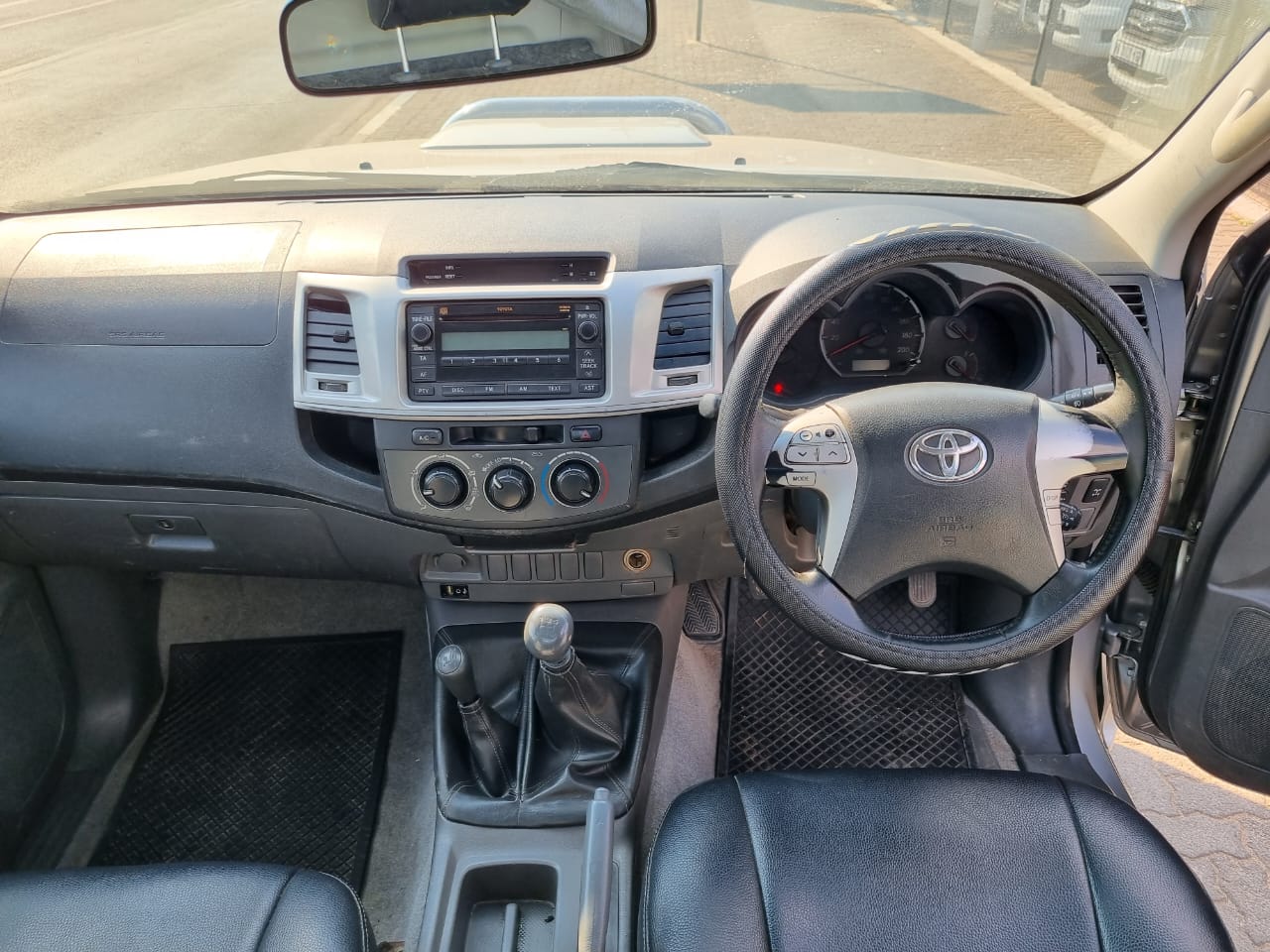 
								2012 Toyota Hilux 3.0 D-4D 4×4 Single Cab – Manual | full									