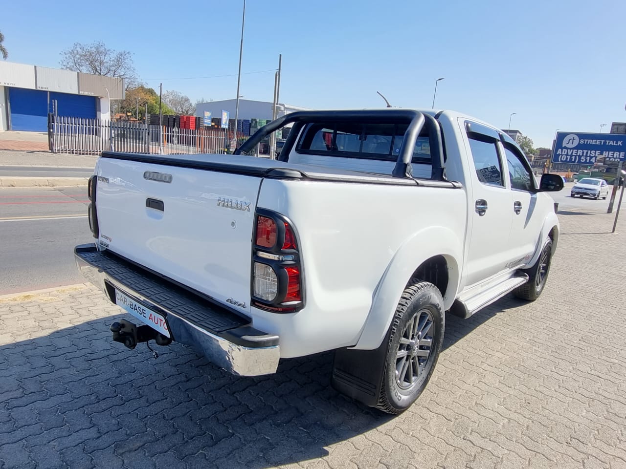 
								2014 Toyota Hilux 2.5 D-4D 4×4 Double Cab – Manual full									