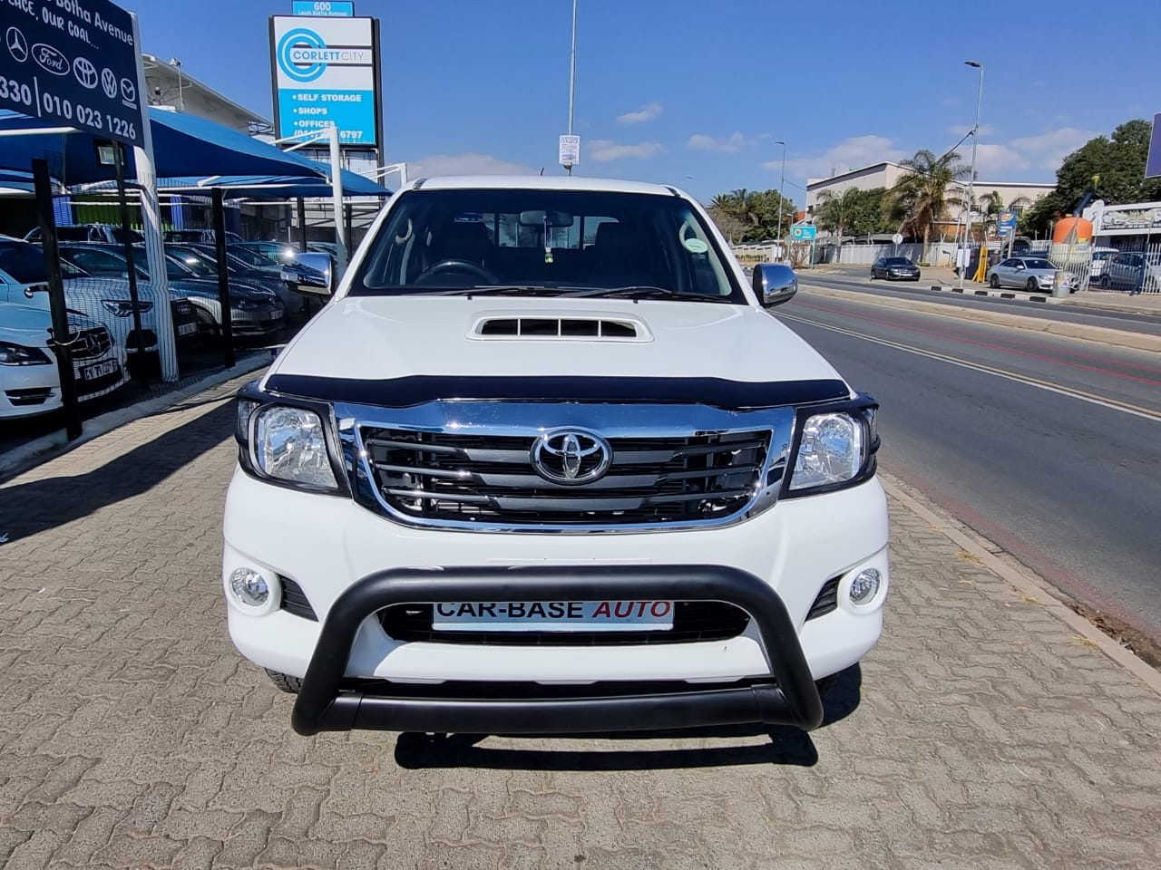 
								2014 Toyota Hilux 2.5 D-4D 4×4 Double Cab – Manual full									