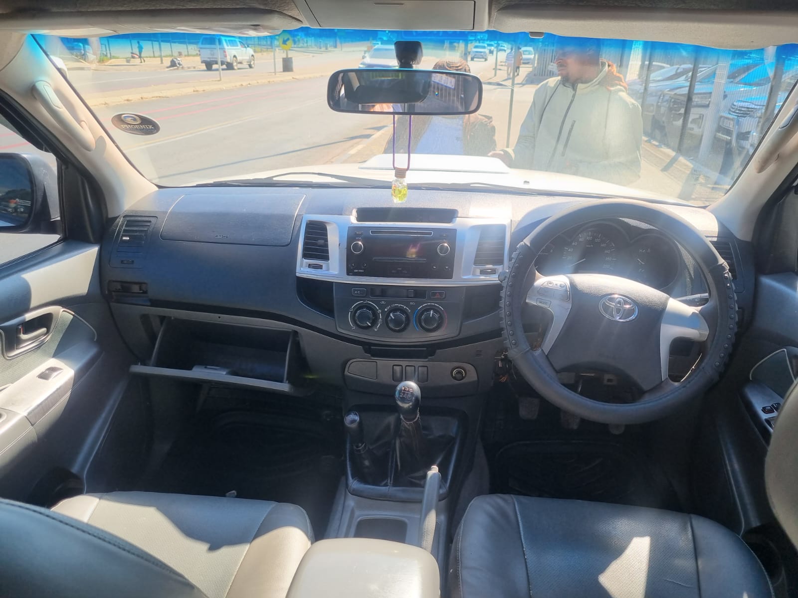 
								2014 Toyota Hilux 2.5 D-4D 4×4 Double Cab – Manual full									