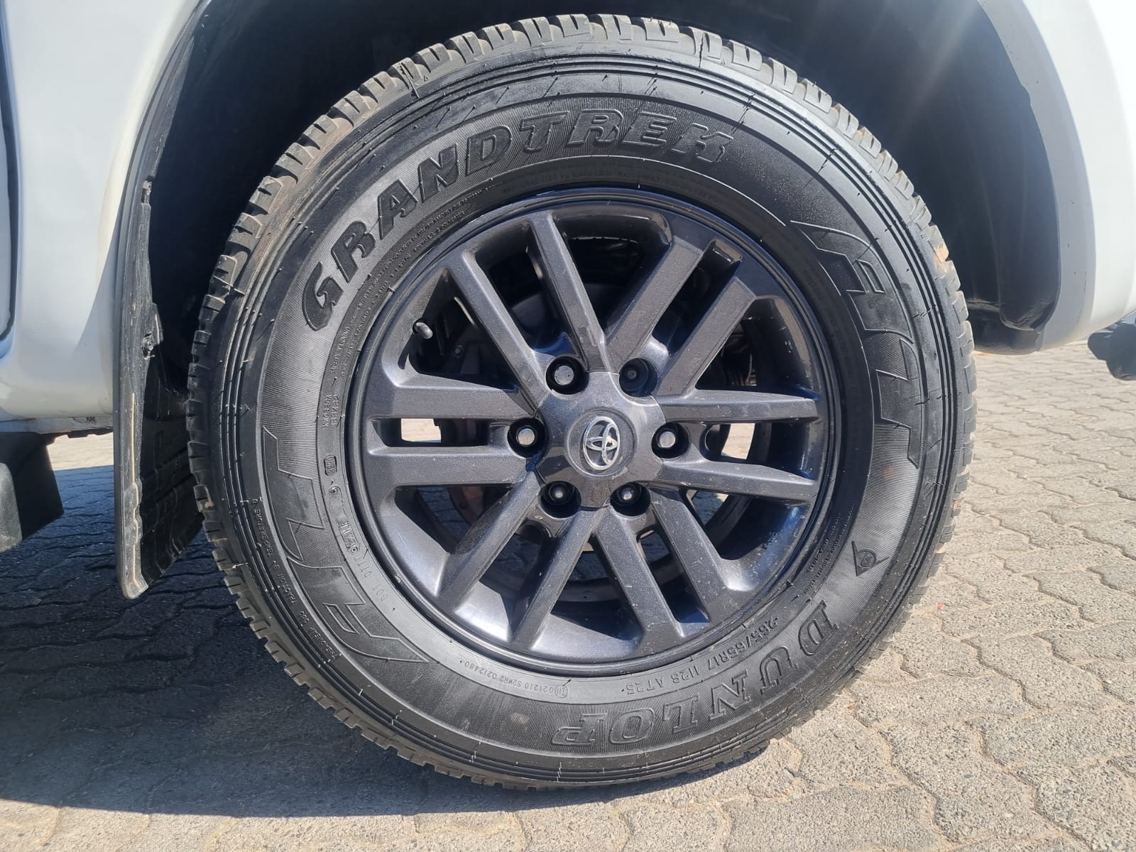 
								2014 Toyota Hilux 2.5 D-4D 4×4 Double Cab – Manual full									