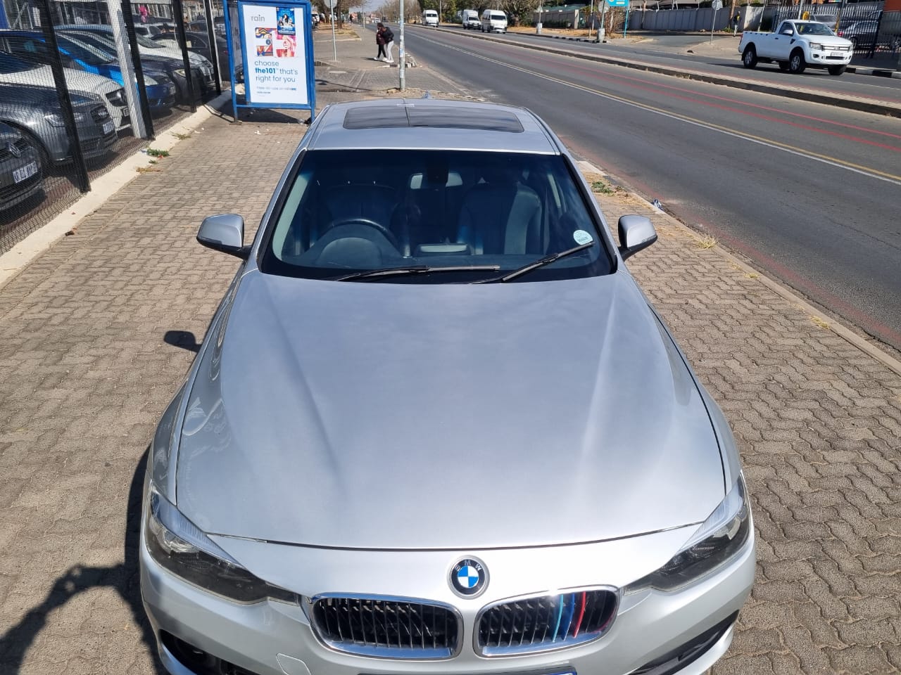 
								2017 BMW 318i Auto | 118,000km | Petrol | full									