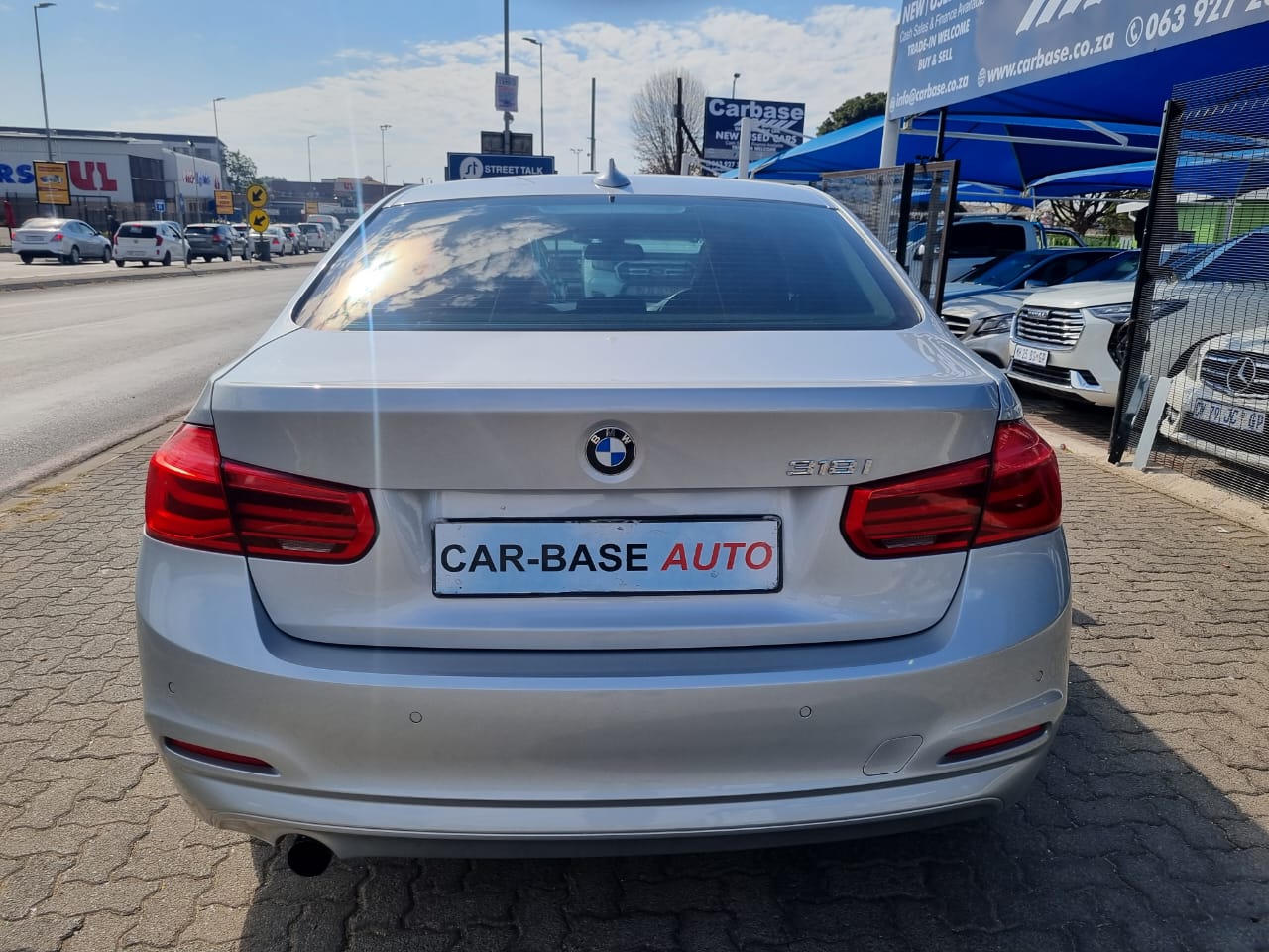 
								2017 BMW 318i Auto | 118,000km | Petrol | full									
