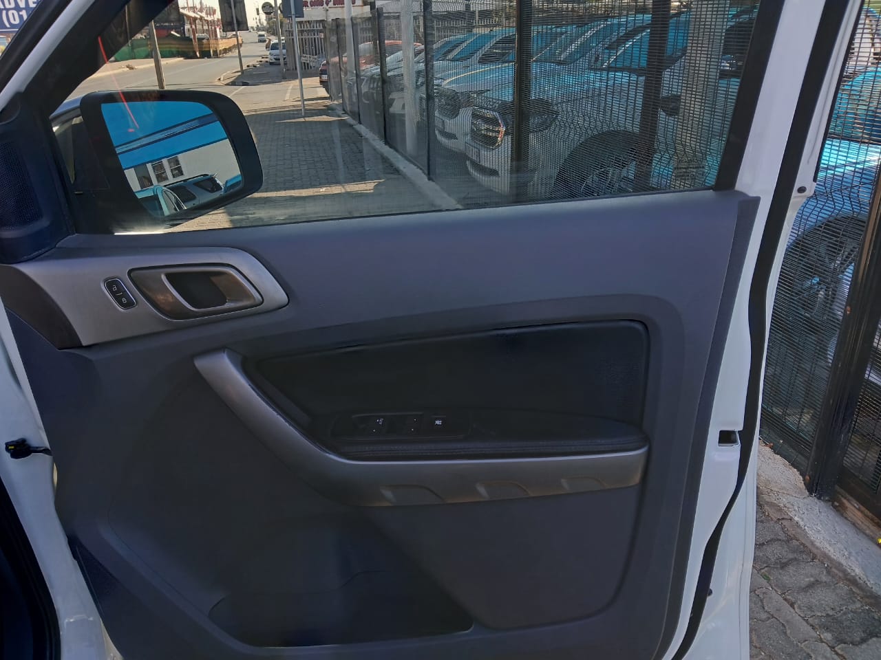 
								2017 Ford Ranger 3.2 XLT 4×4 Double Cab Auto | 103,000km | Diesel | full									