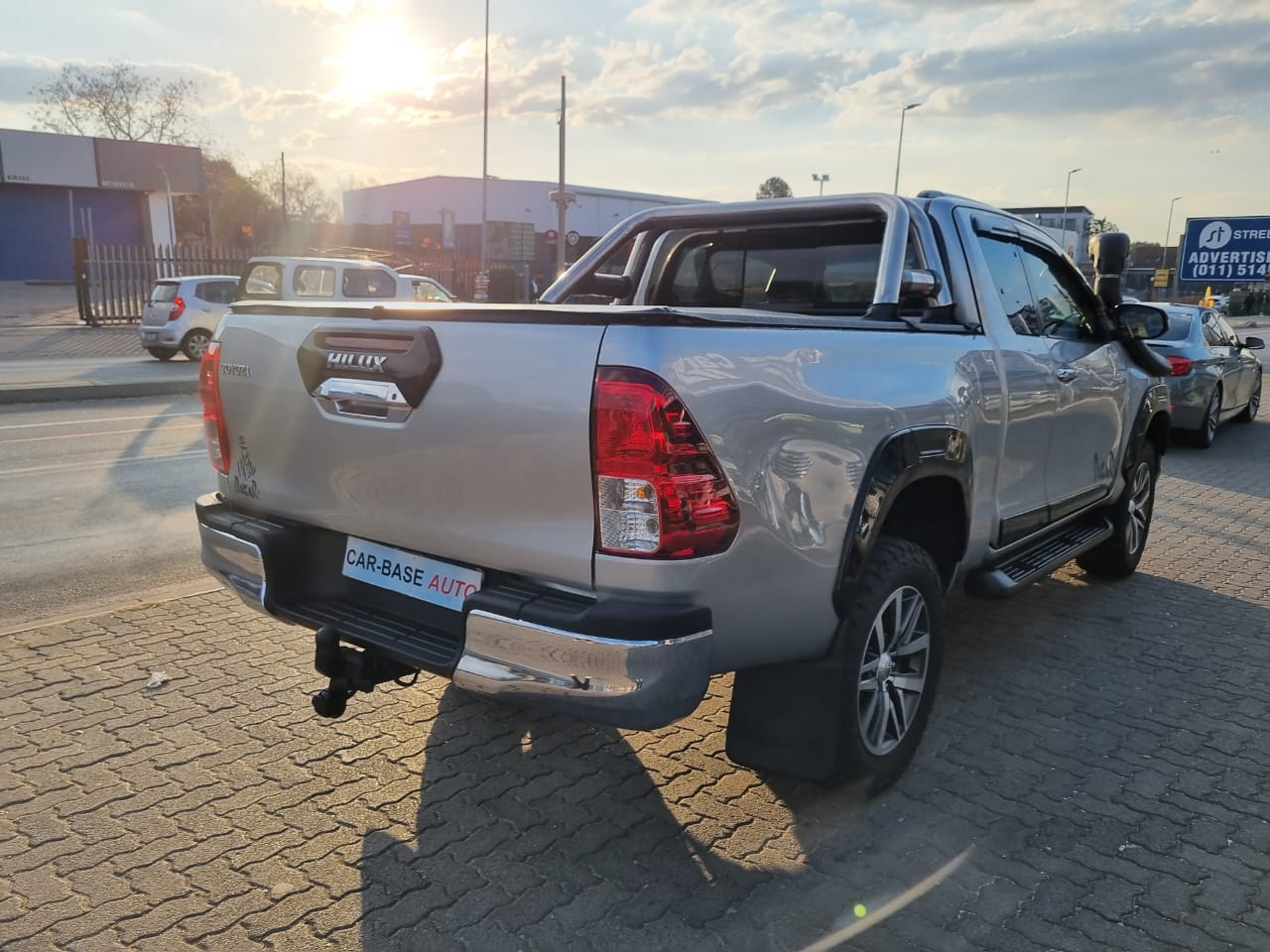 
								2016 Toyota Hilux 2.8 GD-6 4×2 Manual – Diesel | full									