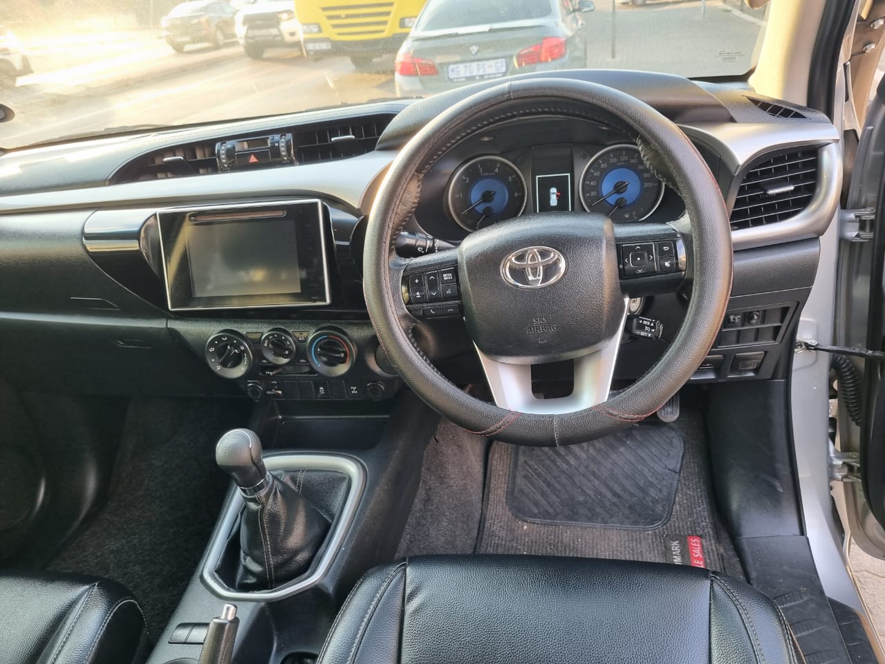 
								2016 Toyota Hilux 2.8 GD-6 4×2 Manual – Diesel | full									