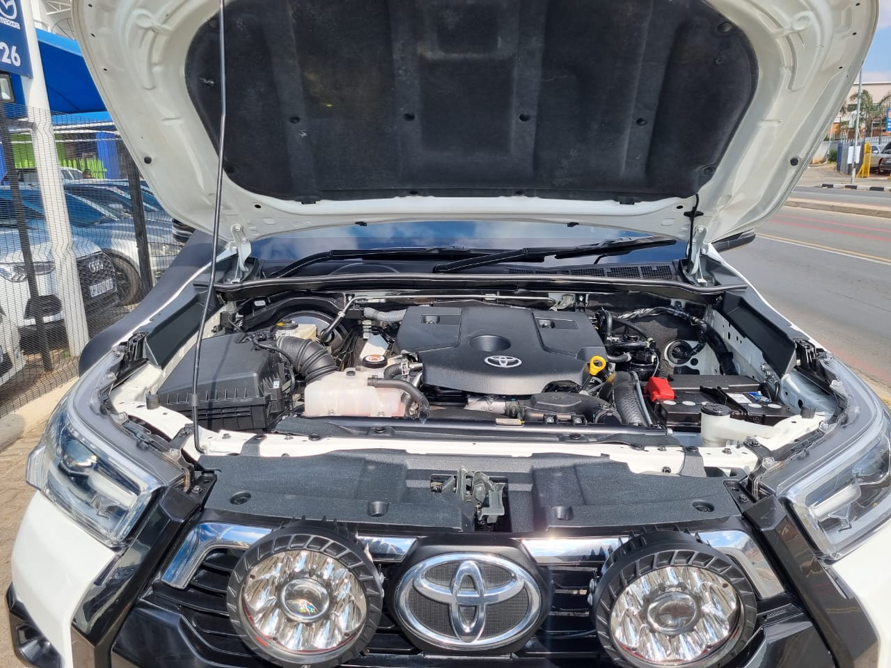 
								2023 Toyota Hilux 2.4 GD-6 GR Sport Auto | 66,000km | Diesel | full									