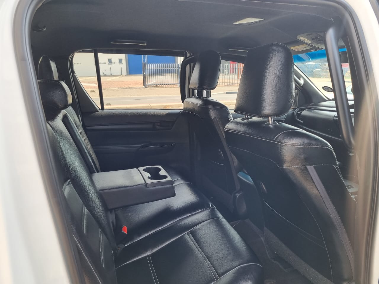 
								2023 Toyota Hilux 2.4 GD-6 GR Sport Auto | 66,000km | Diesel | full									