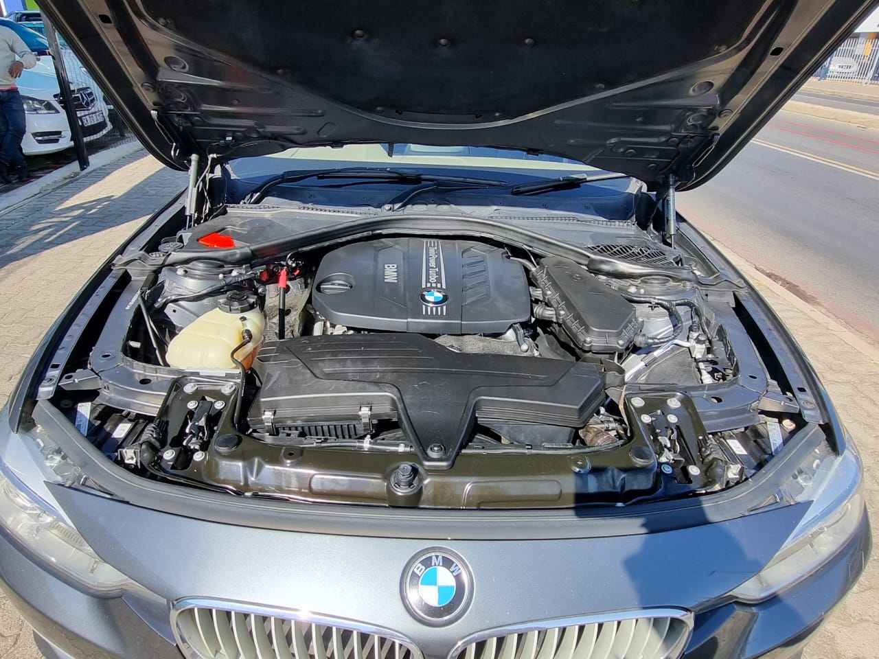 
								2012 BMW 320d Modern Line Auto – Diesel | 118,000km | full									