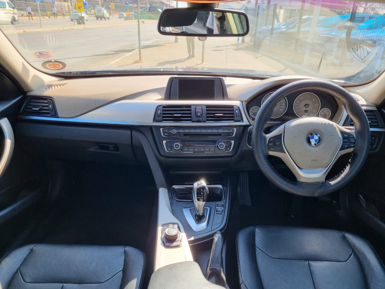 
								2012 BMW 320d Modern Line Auto – Diesel | 118,000km | full									