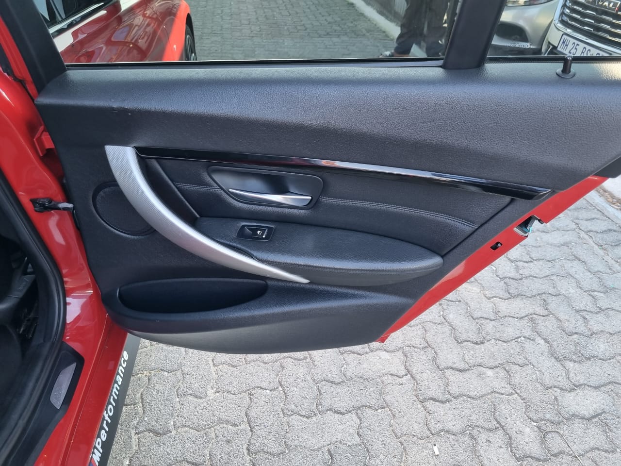 
								2017 BMW 330i M Sport Auto – 107,000km | Petrol | full									