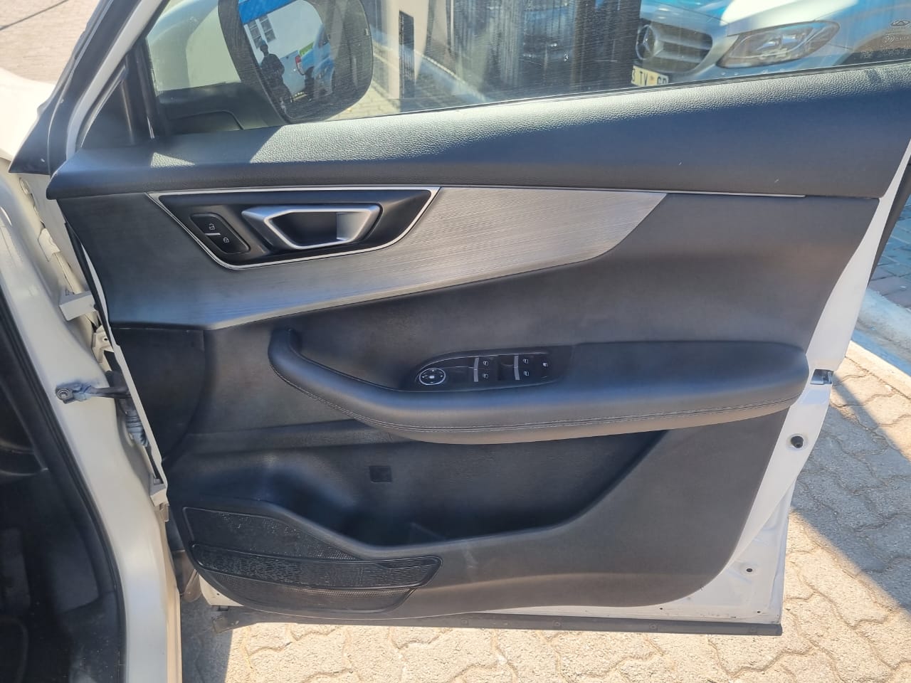 
								2011 Kia Sorento 2.2 CRDi Auto – Diesel | 117,000km | full									