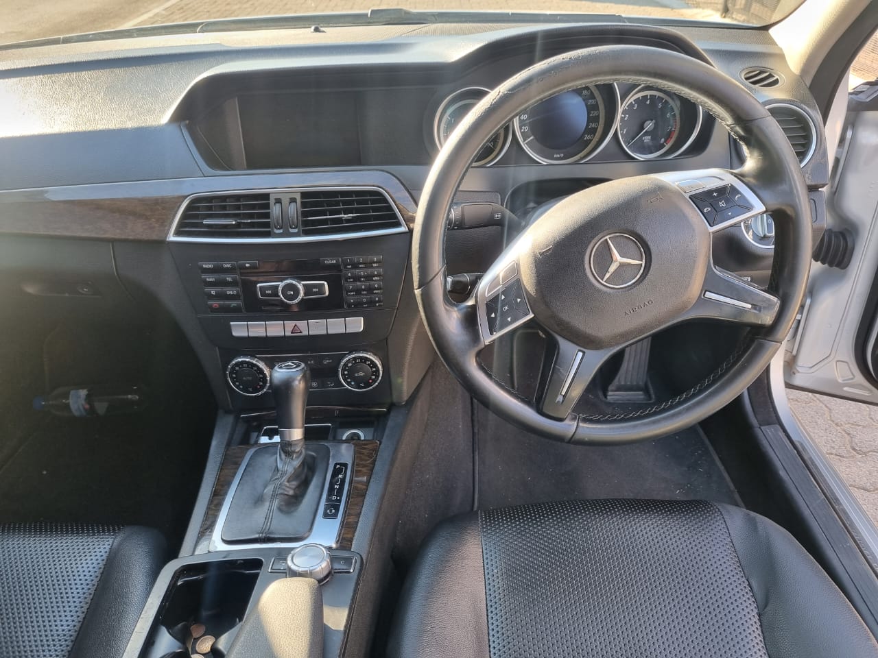 
								2013 Mercedes-Benz C200 – Leather | 95,000km | full									