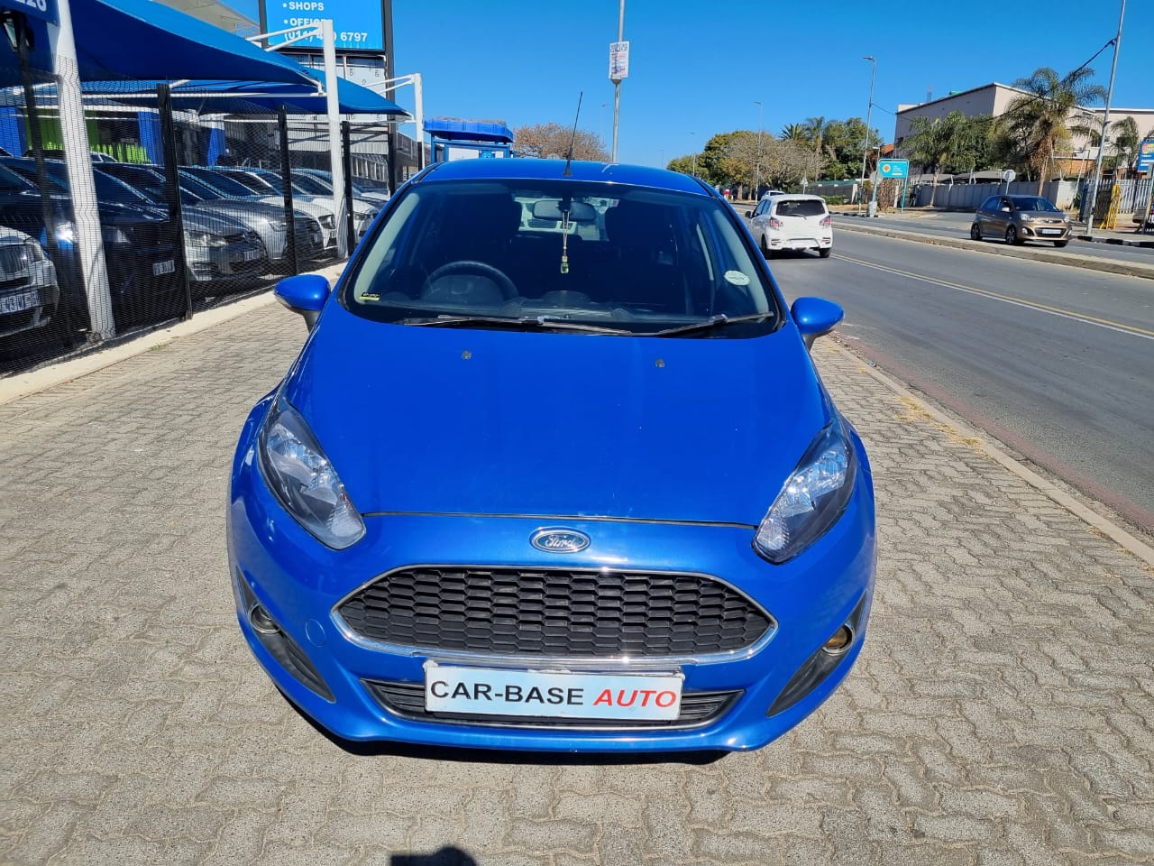 
								2014 Ford Fiesta 1.4 Trendline – Manual | 94,000km | full									