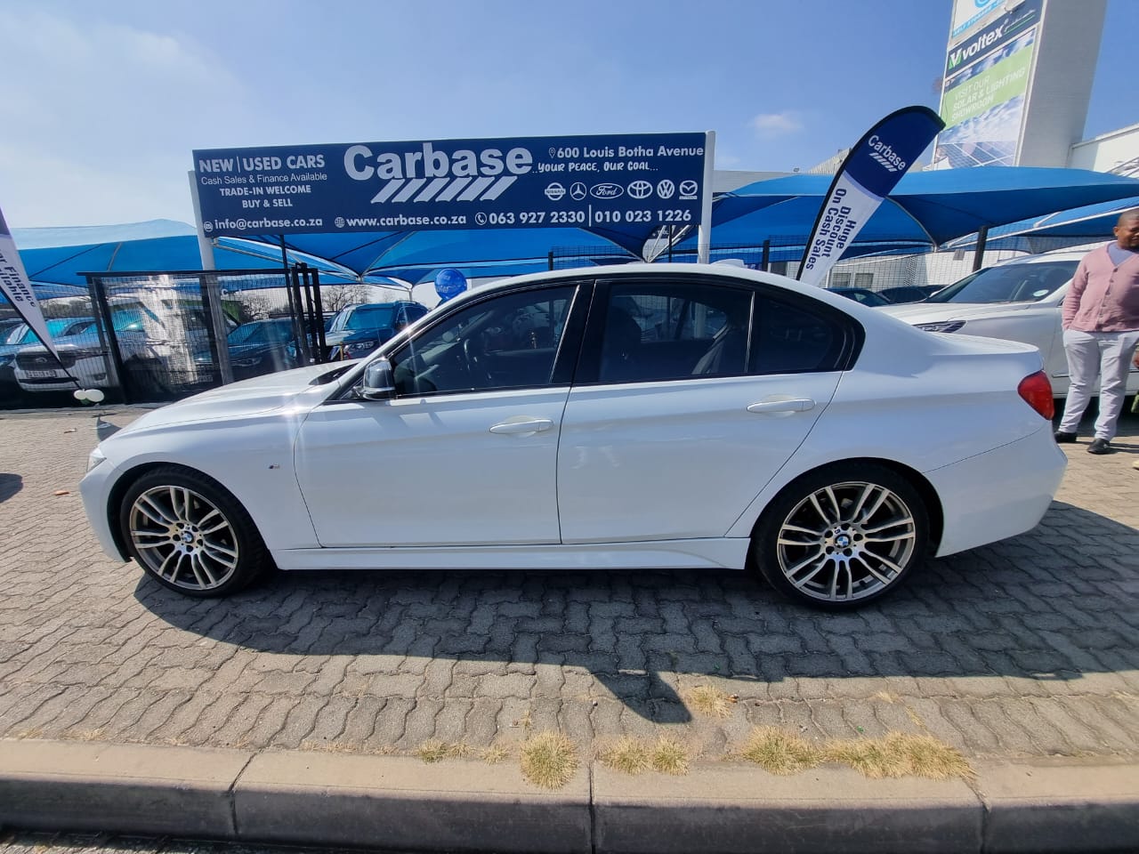 
								2015 BMW 320i M Sport | Automatic | full									