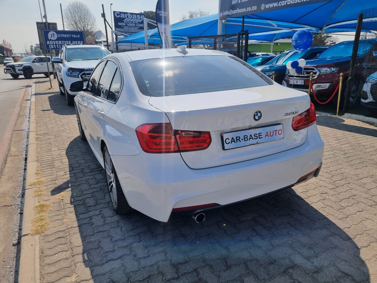 
								2015 BMW 320i M Sport | Automatic | full									