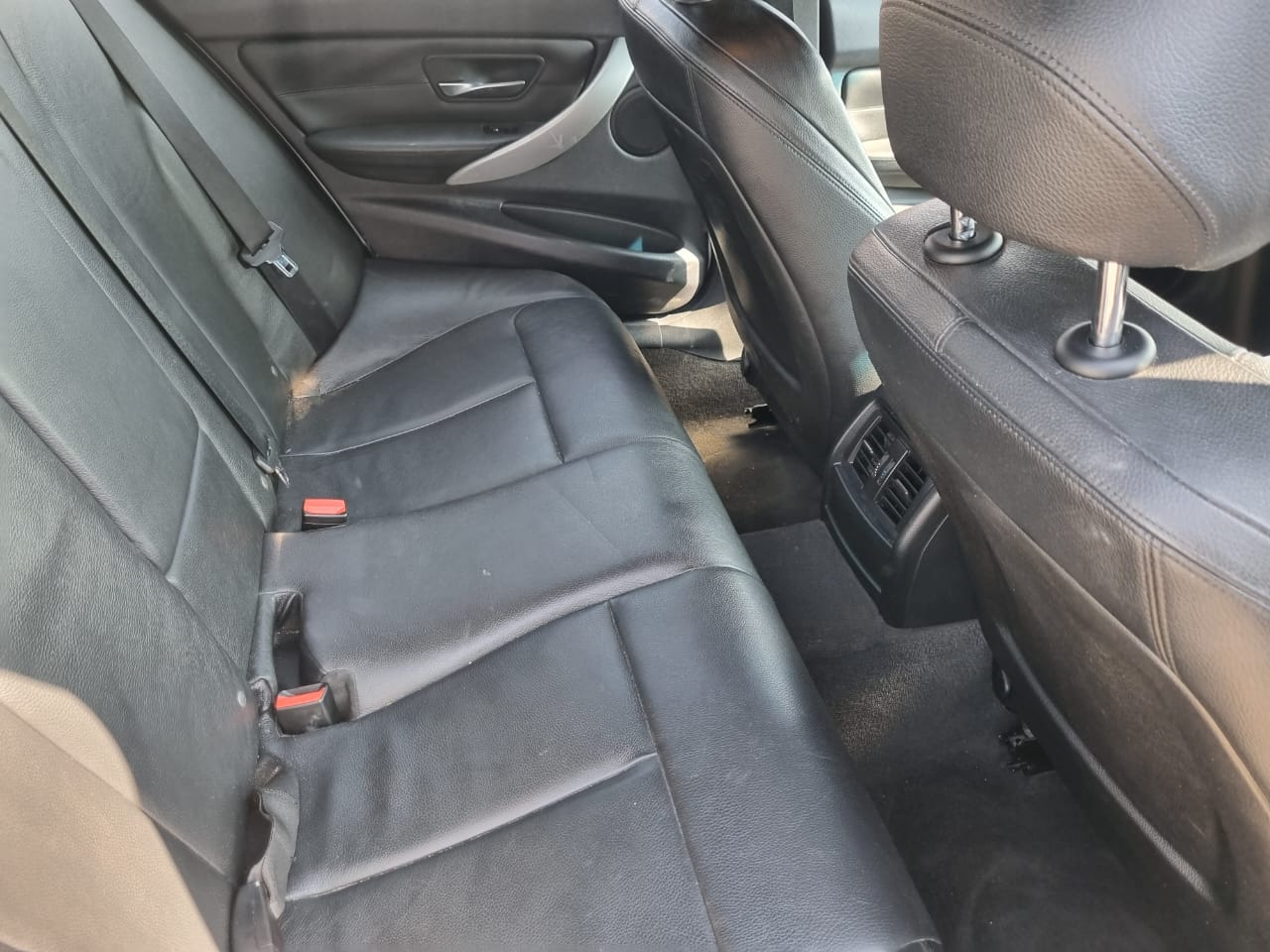 
								2015 BMW 320i M Sport | Automatic | full									