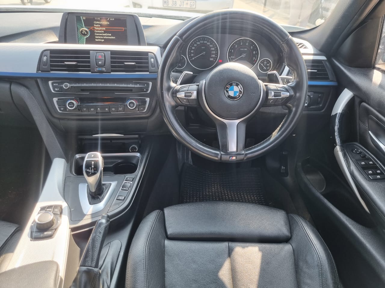 
								2015 BMW 320i M Sport | Automatic | full									