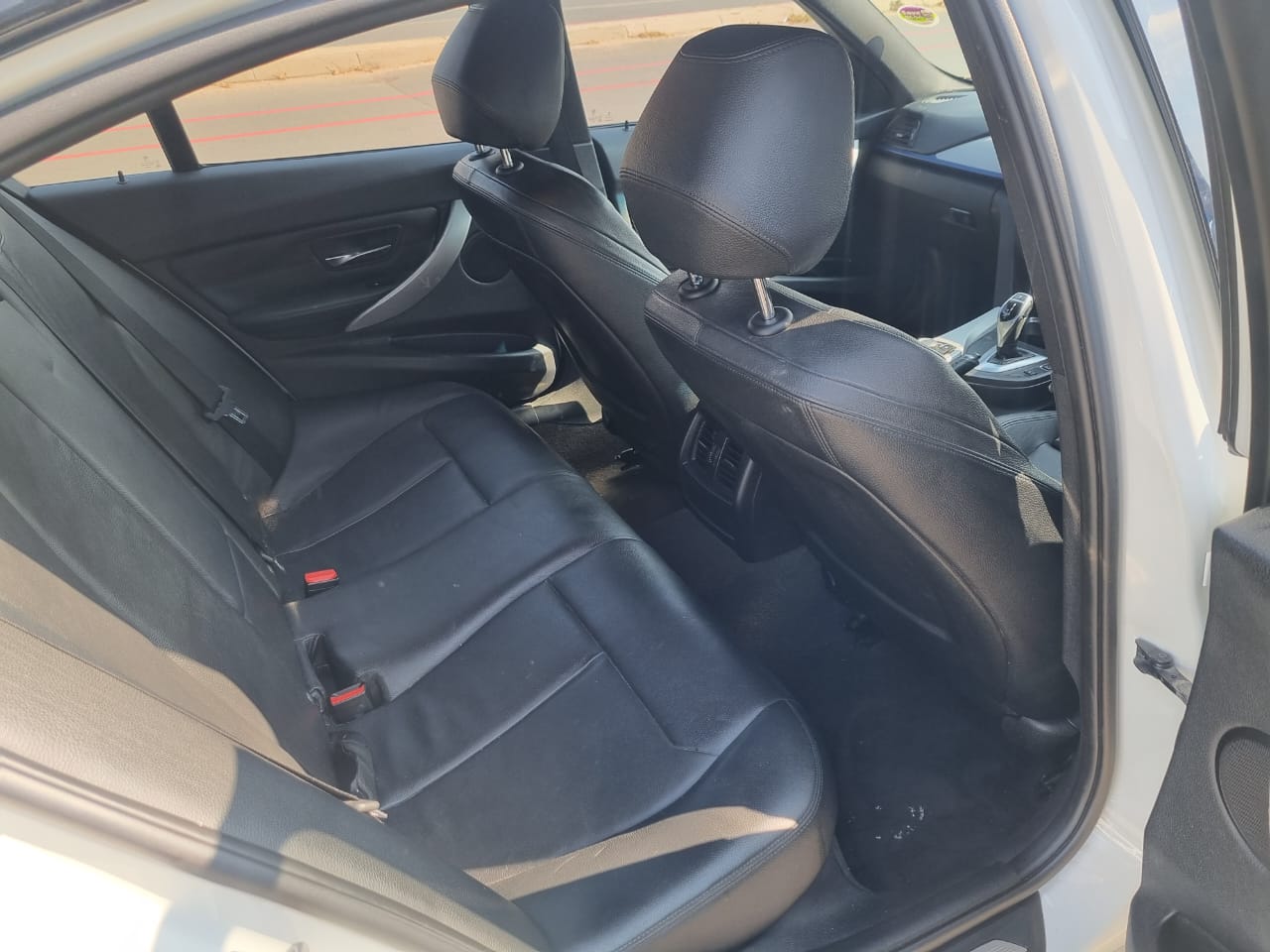 
								2015 BMW 320i M Sport | Automatic | full									