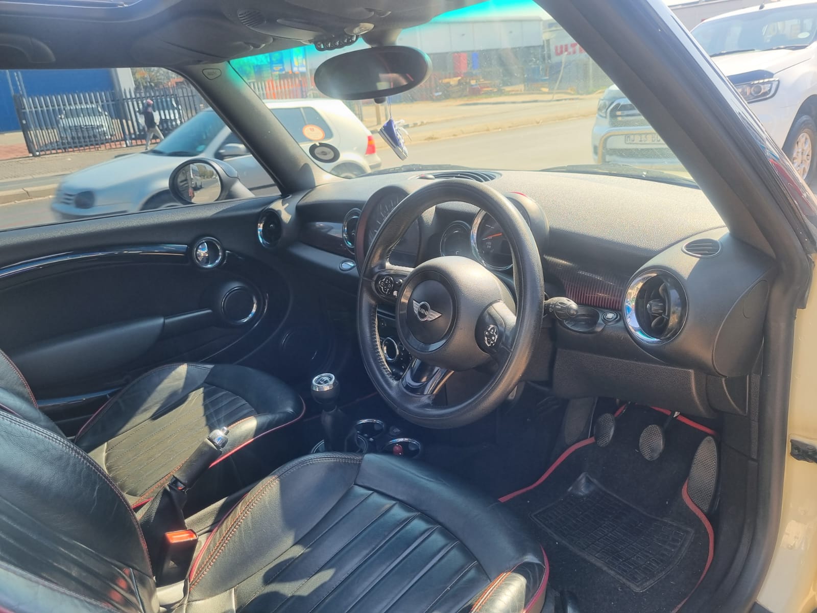 
								2012 Mini Cooper Hampton 50 1.6 | Manual | Petrol | full									