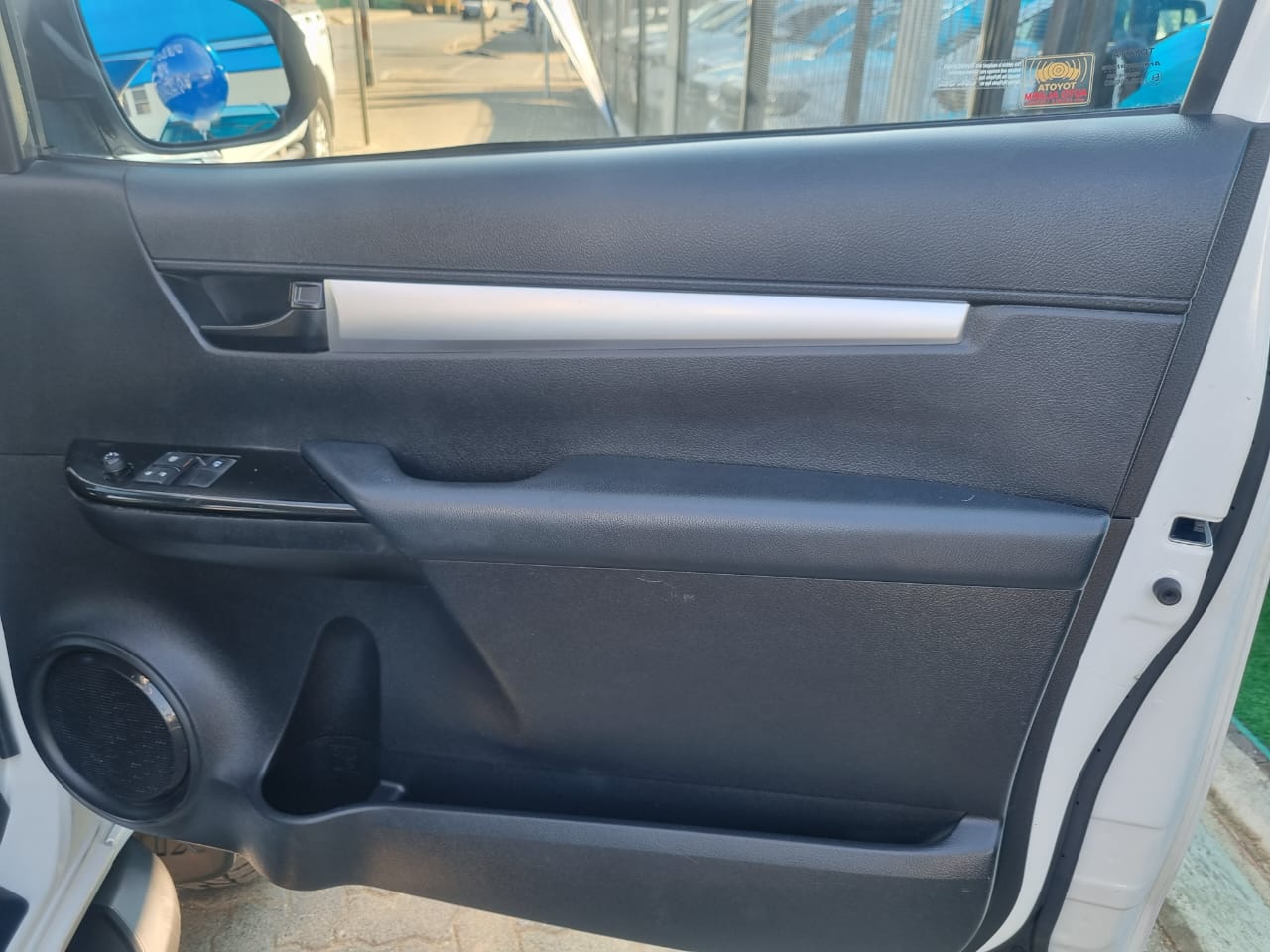 
								2020 Toyota Hilux 2.4 GD-6 Extra Cab | Manual | Diesel | full									