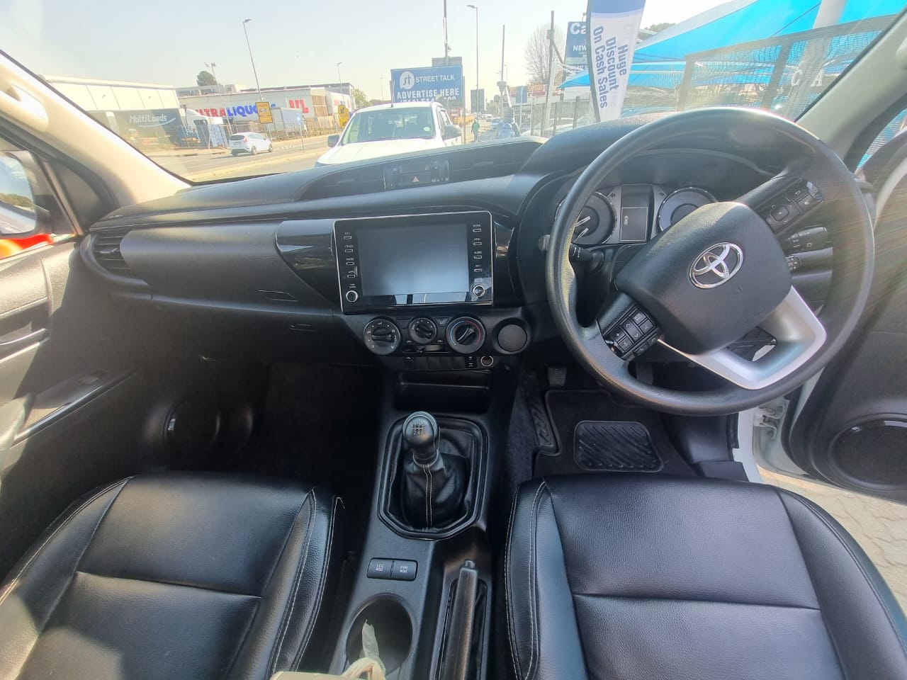 
								2020 Toyota Hilux 2.4 GD-6 Extra Cab | Manual | Diesel | full									