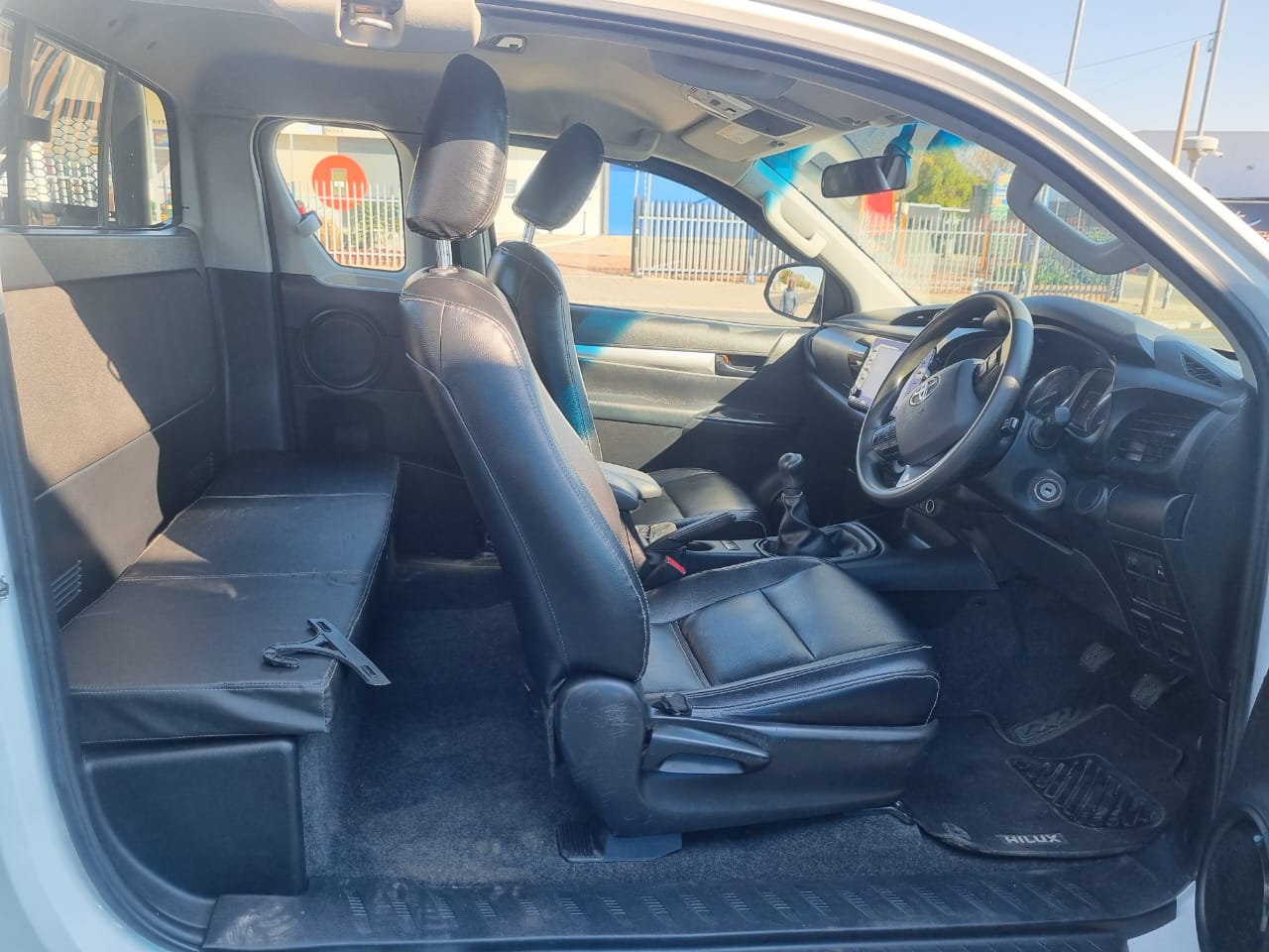 
								2020 Toyota Hilux 2.4 GD-6 Extra Cab | Manual | Diesel | full									