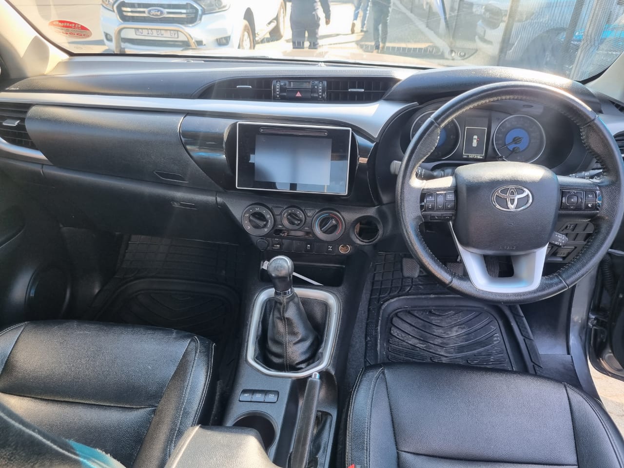 
								2016 Hilux 2.8 GD-6 Extra Cab Raider – 107,000km | Diesel | full									