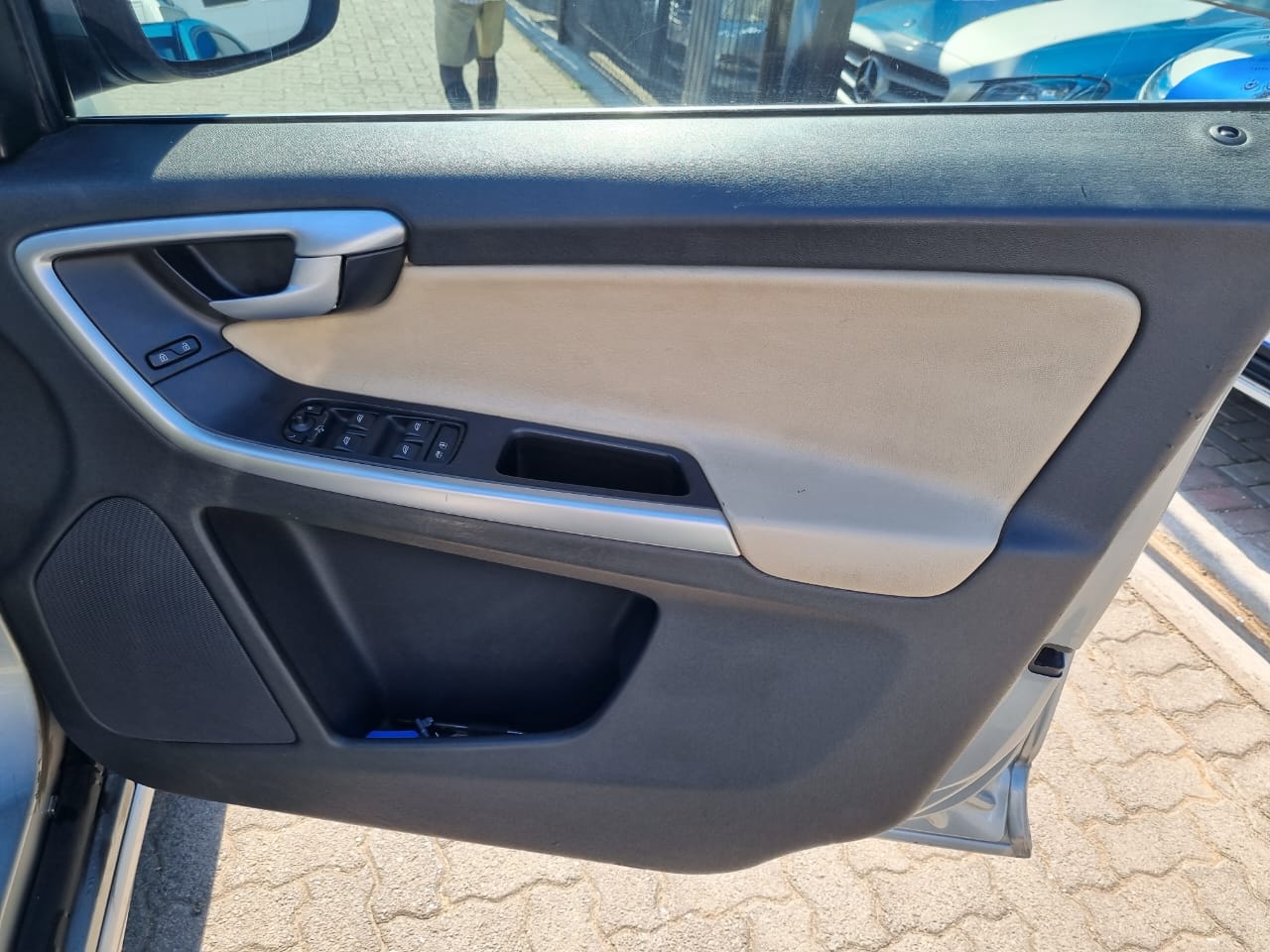 
								2010 Volvo XC60 3.0T AWD Automatic – Petrol | full									