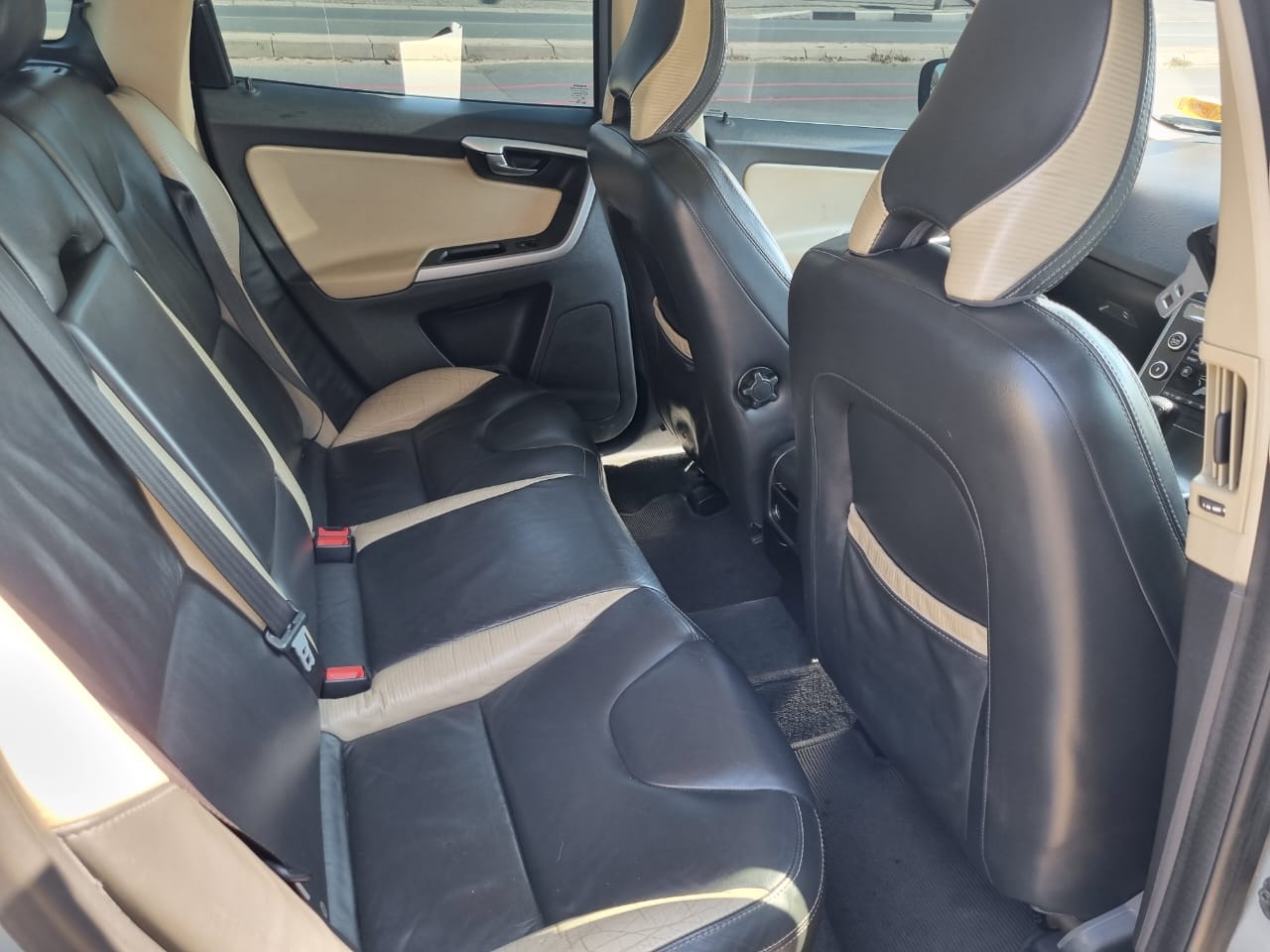 
								2010 Volvo XC60 3.0T AWD Automatic – Petrol | full									