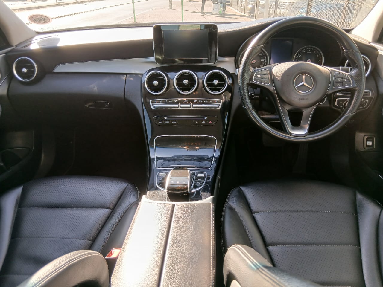 
								2014 Mercedes-Benz C180 Automatic Petrol – R255,000 full									