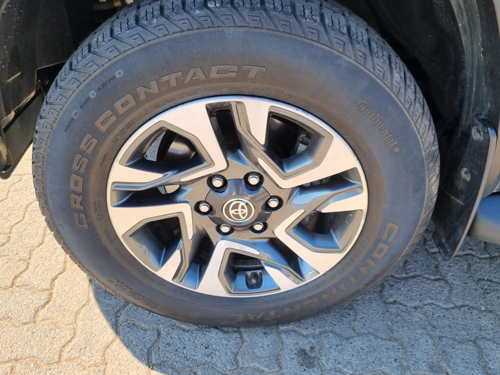
								2024 Toyota Fortuner 2.8 GD-6 Automatic Diesel – R550,000 full									
